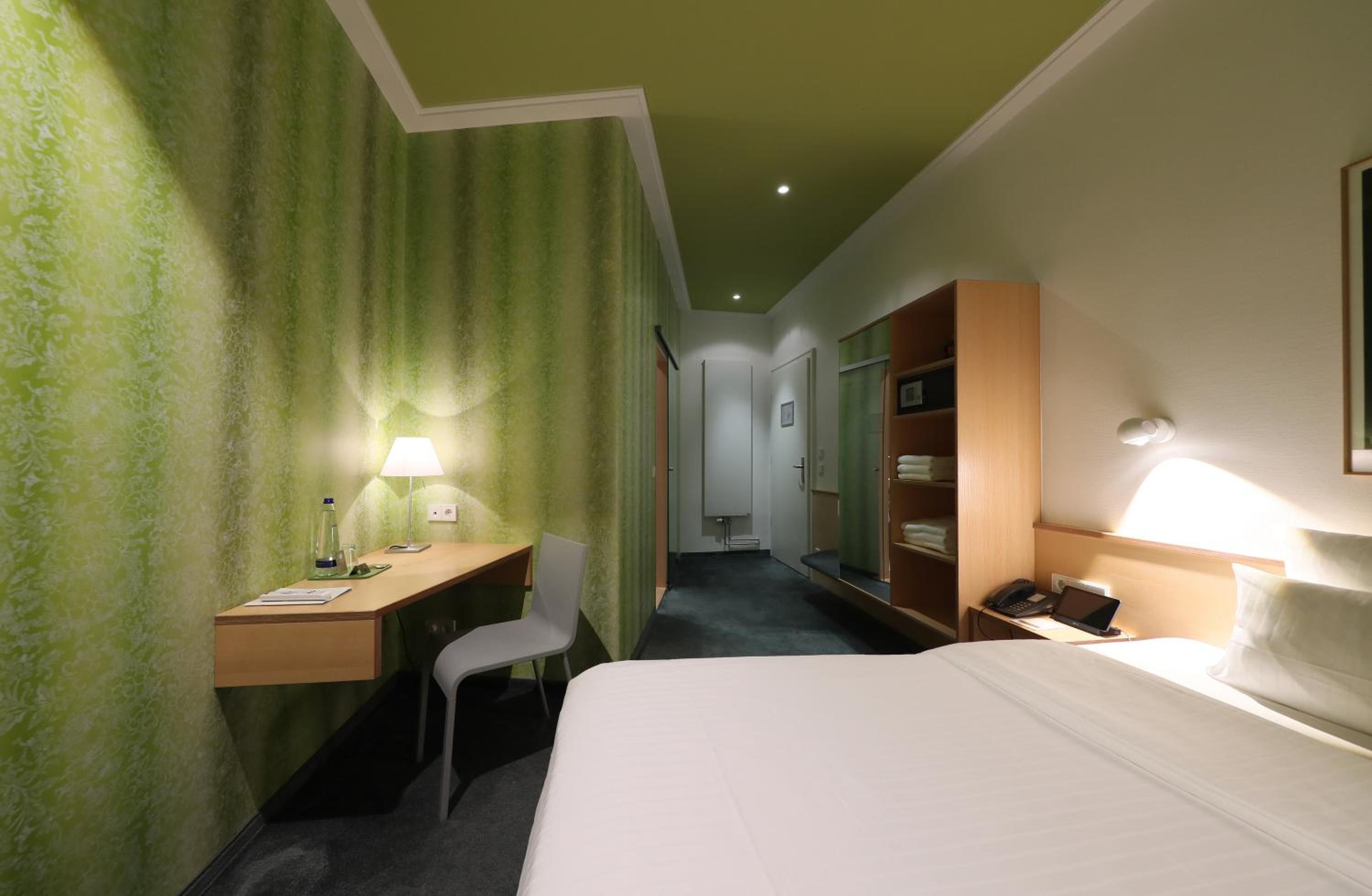 Quiet Single Room thumbnail 5
