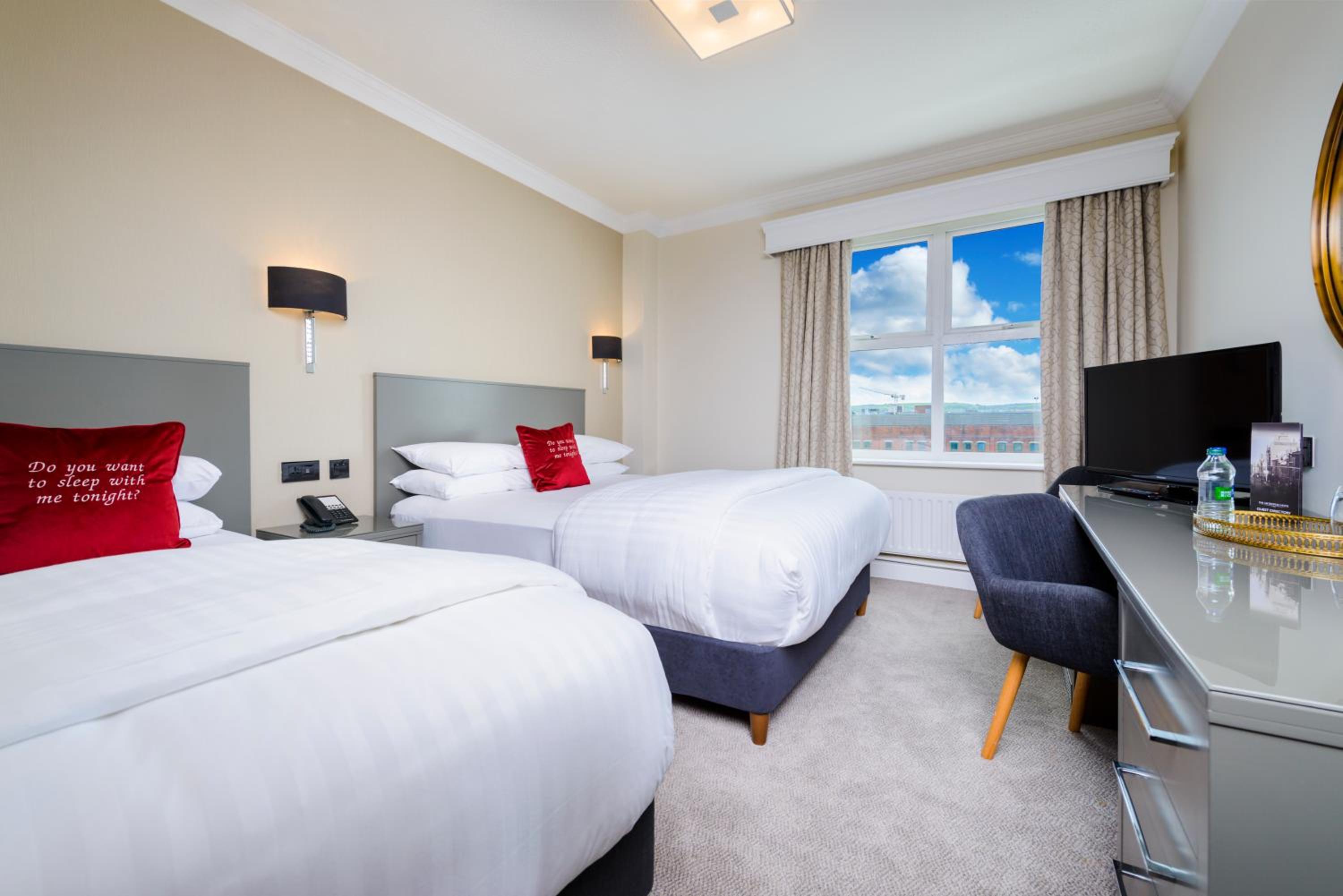 Twin Room - Photo 1