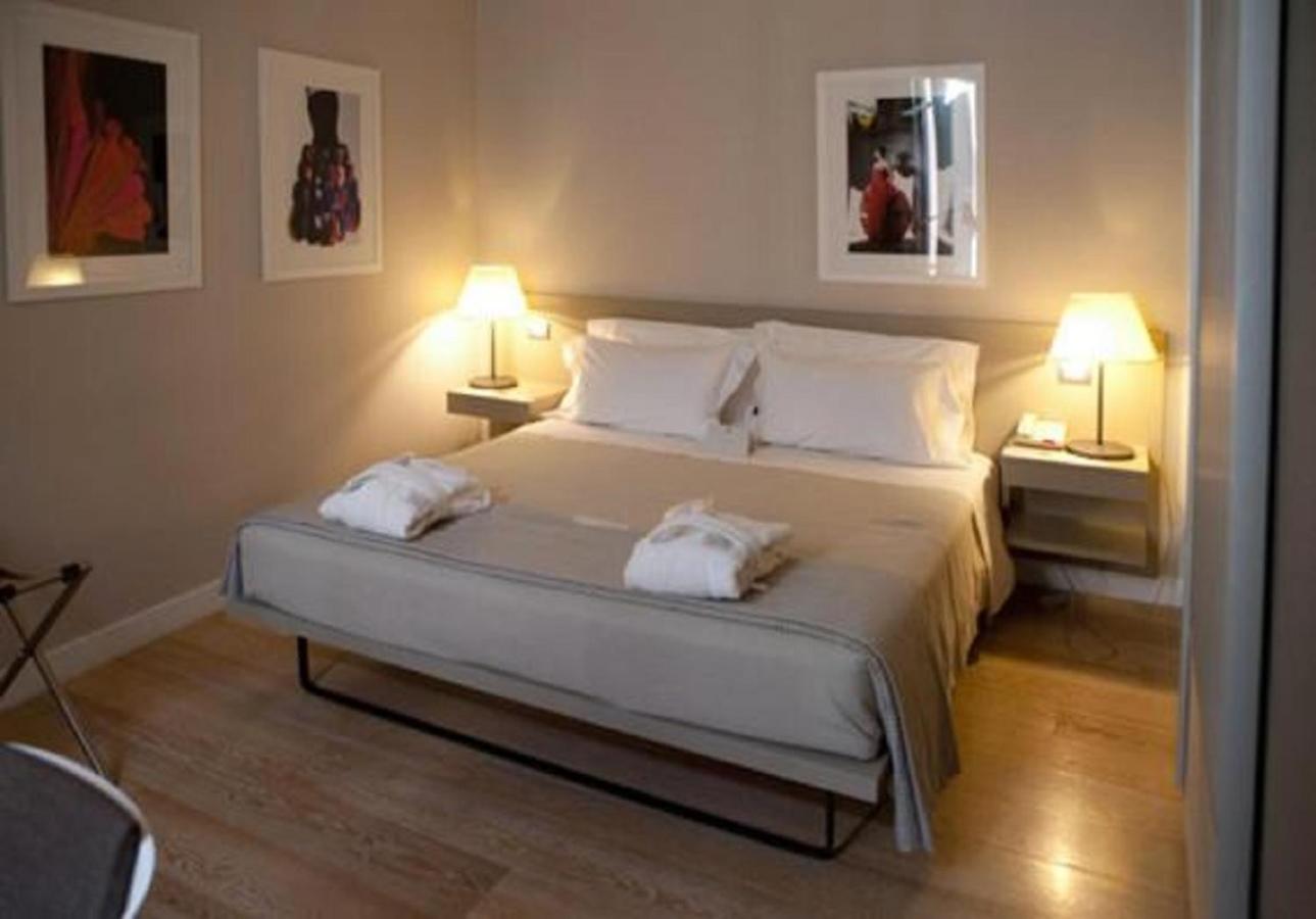 Suite - Photo 1