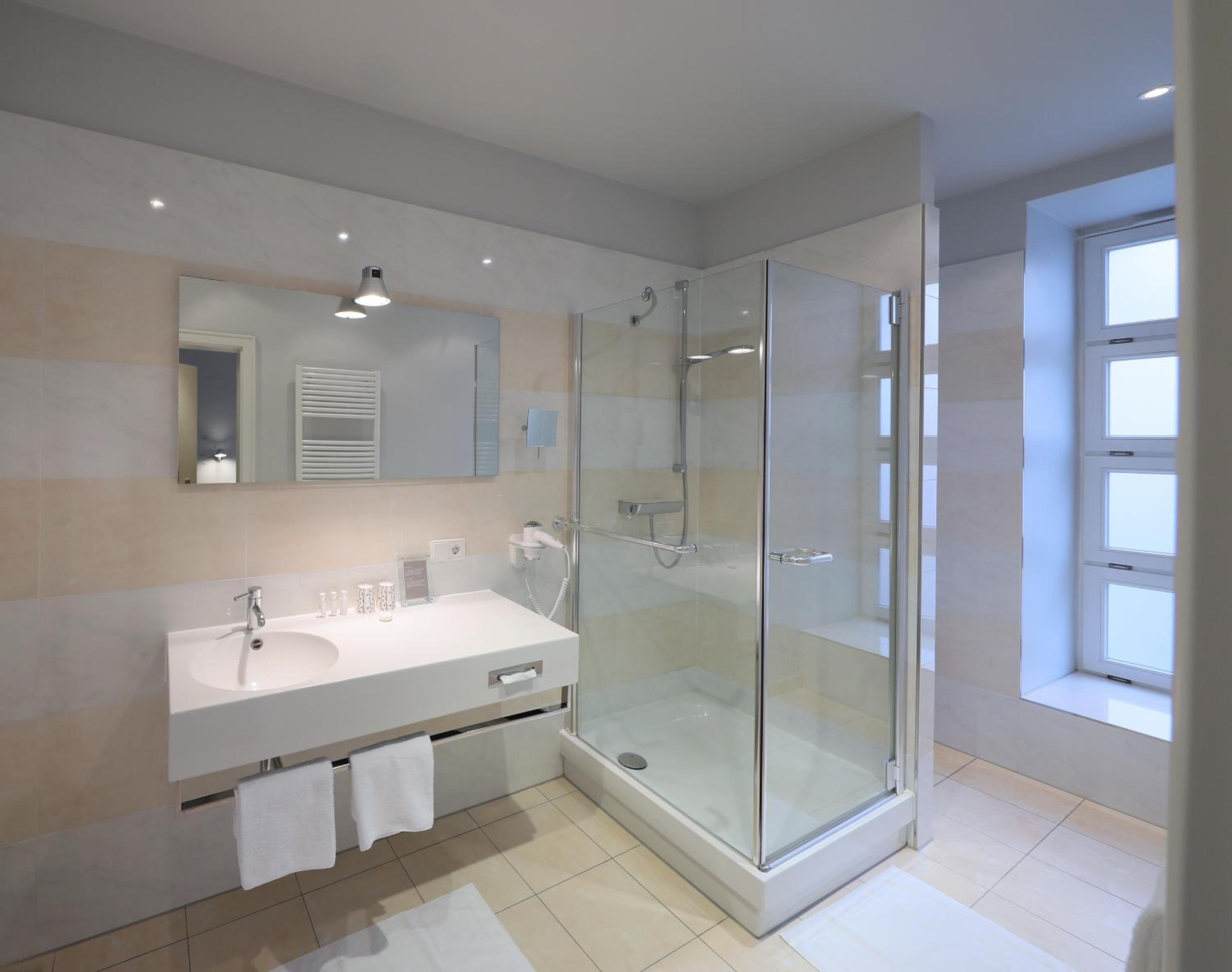 Quiet Double Room thumbnail 6