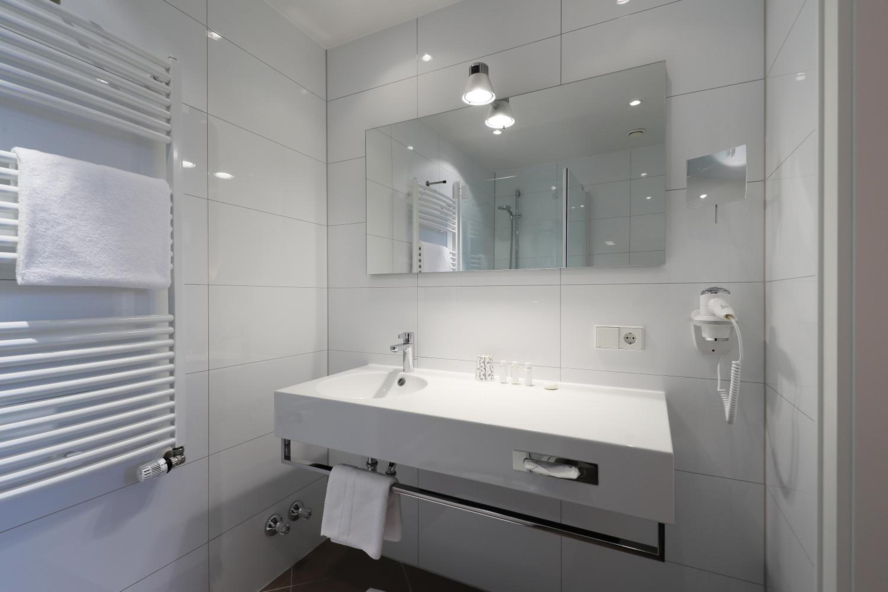 Urban Single Room thumbnail 6
