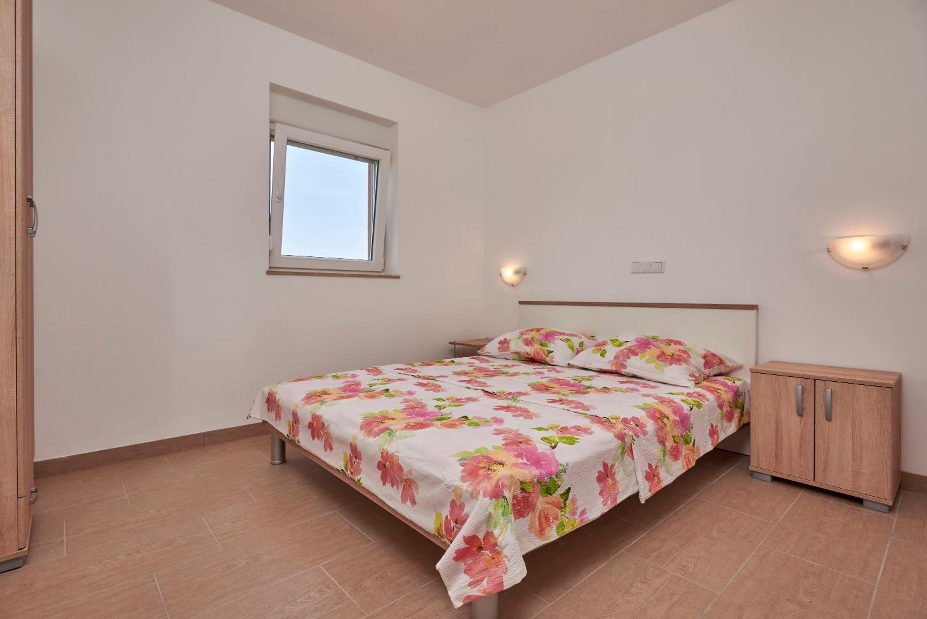 Apartment with Balcony photo 1