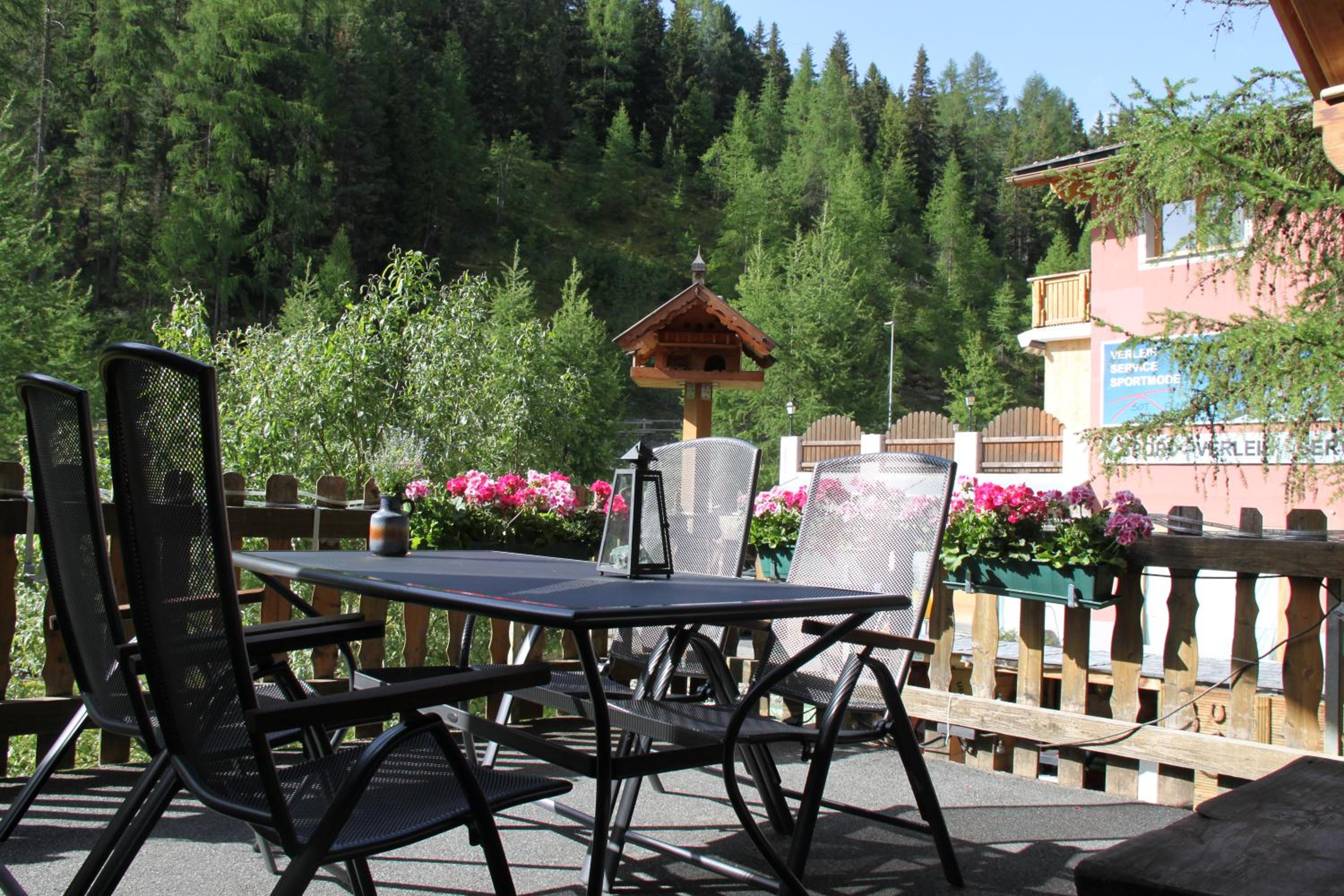 Apartment with Terrace photo 3