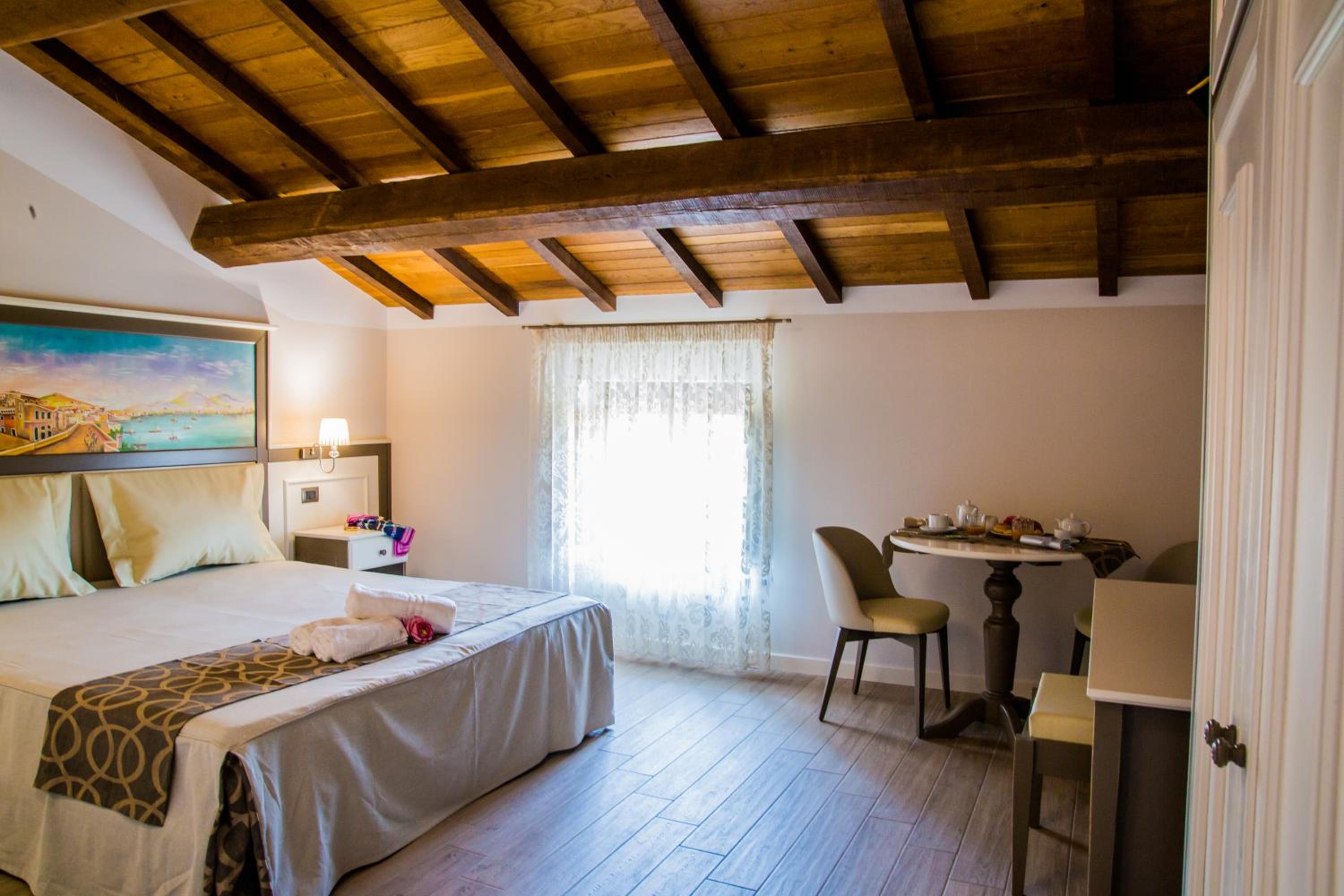 Deluxe Double Room with Shower - Photo 1