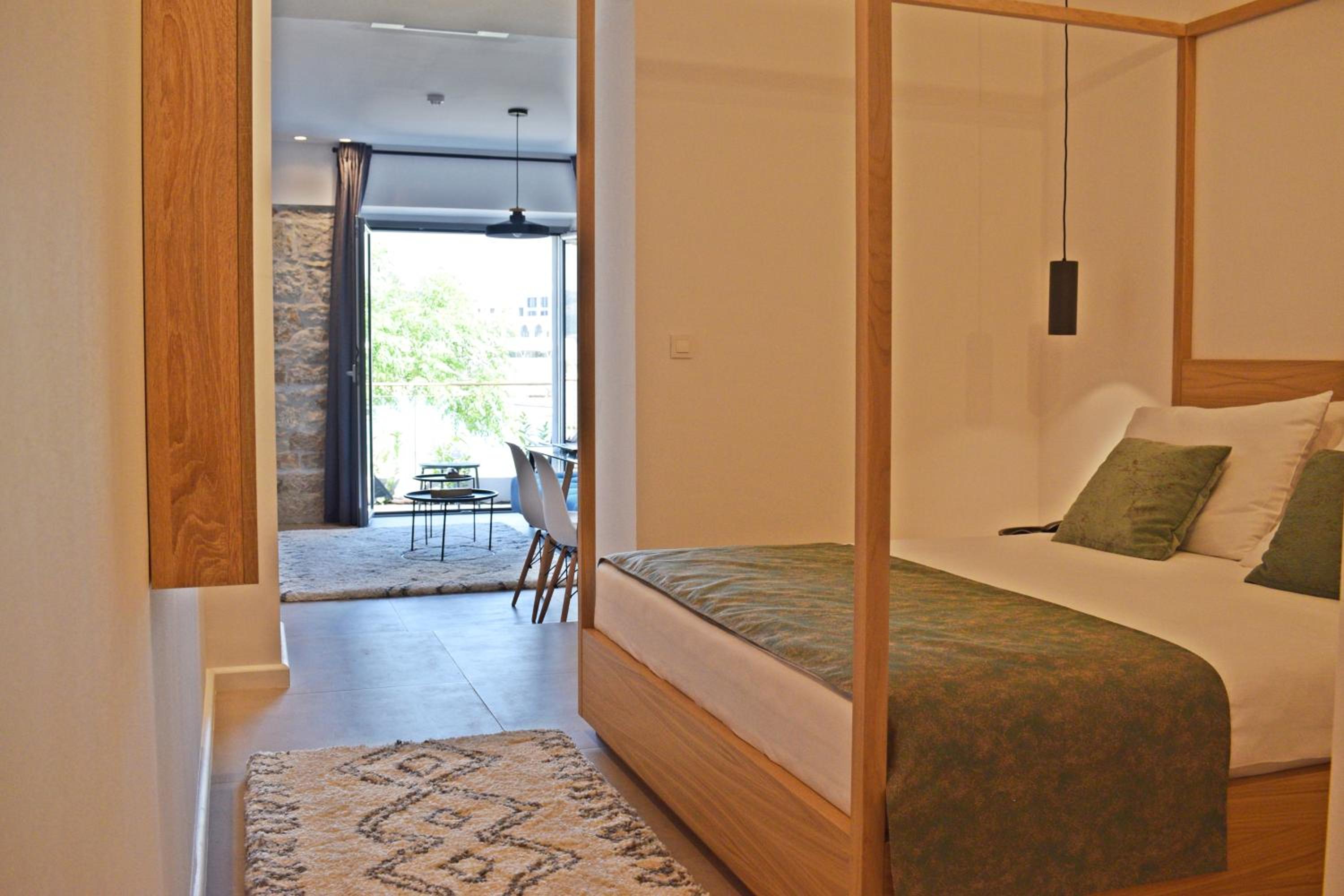 Suite with Sea View and Balcony - Photo 3