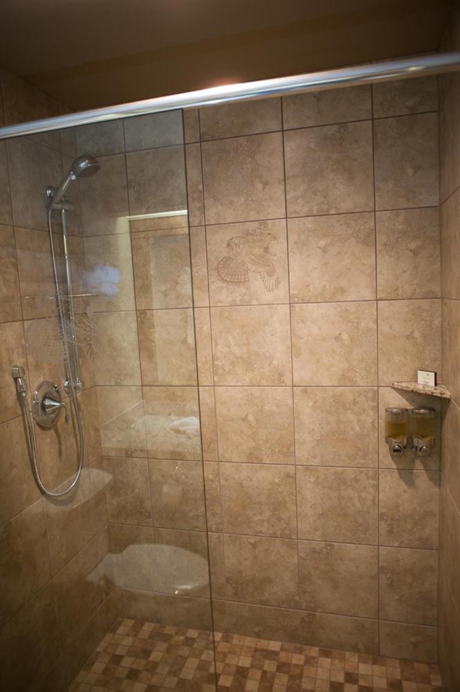 Standard Queen Room with Two Queen Beds - Pet-friendly photo 2