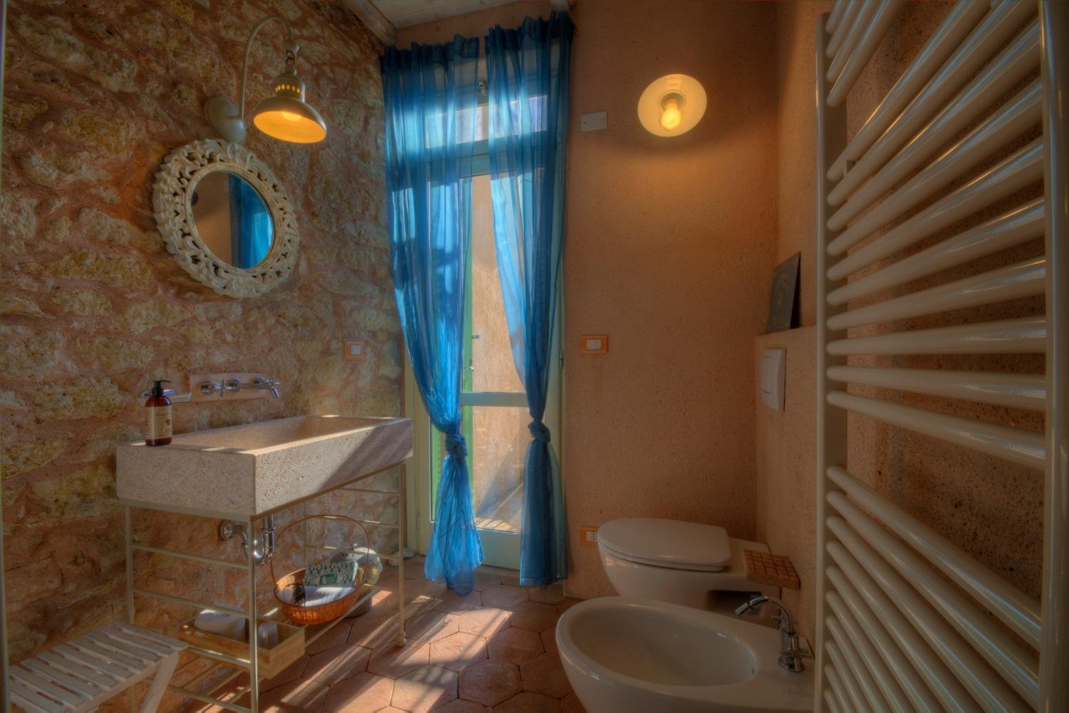 Double Room with Sea View and Private External Bathroom photo 3