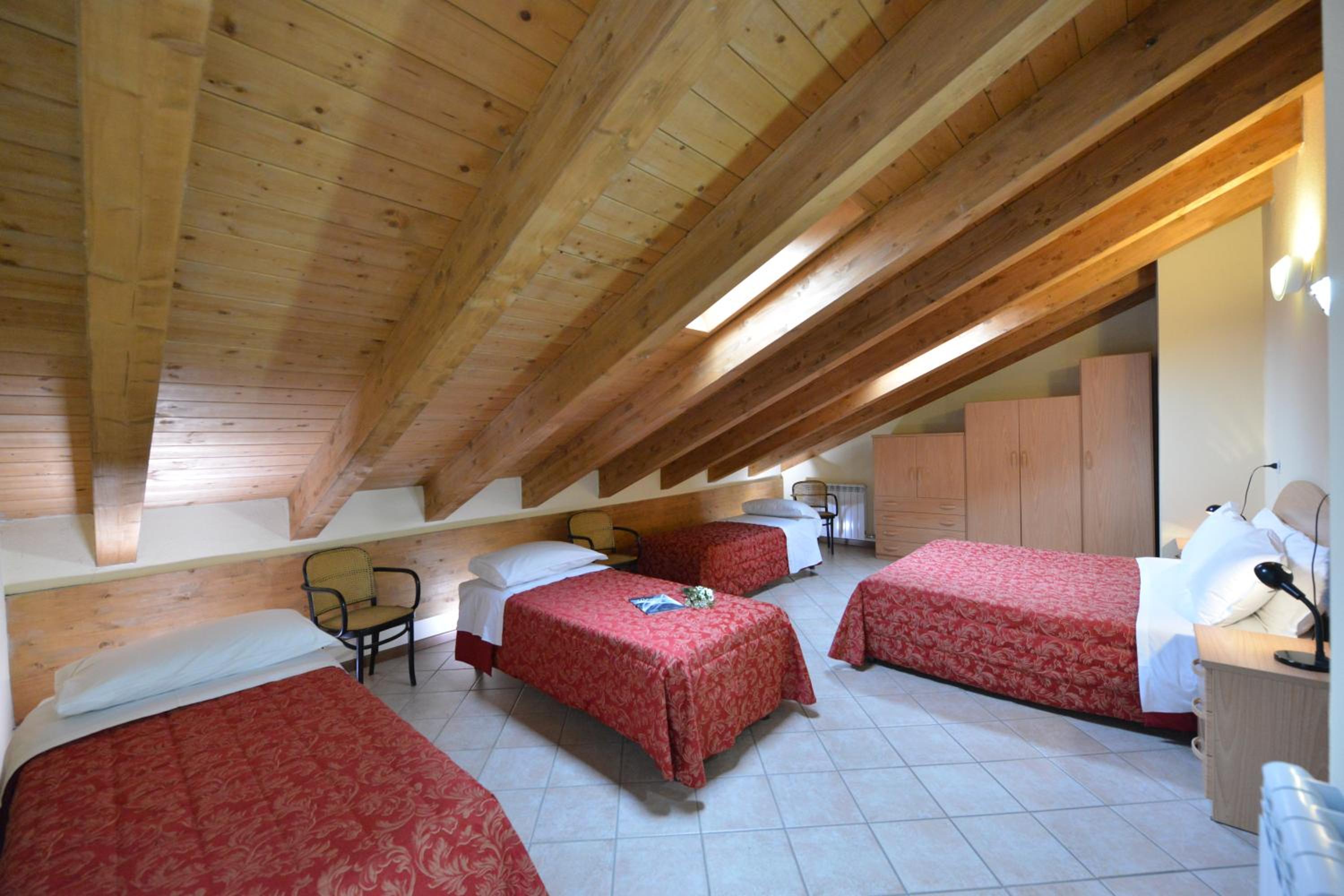 Comfort One-Bedroom Apartment (5 Adults) photo 2