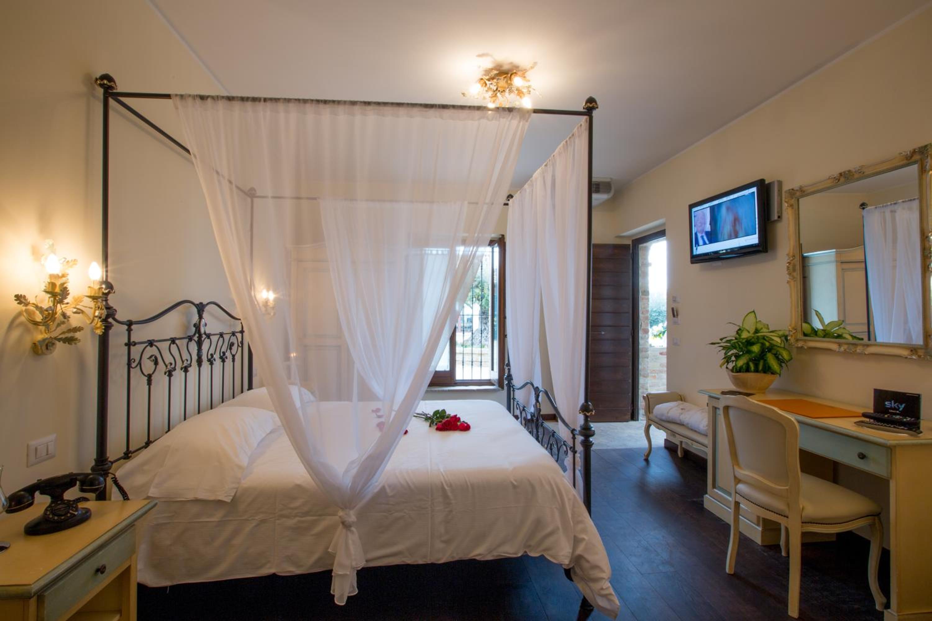 Superior Double Room - Photo 3