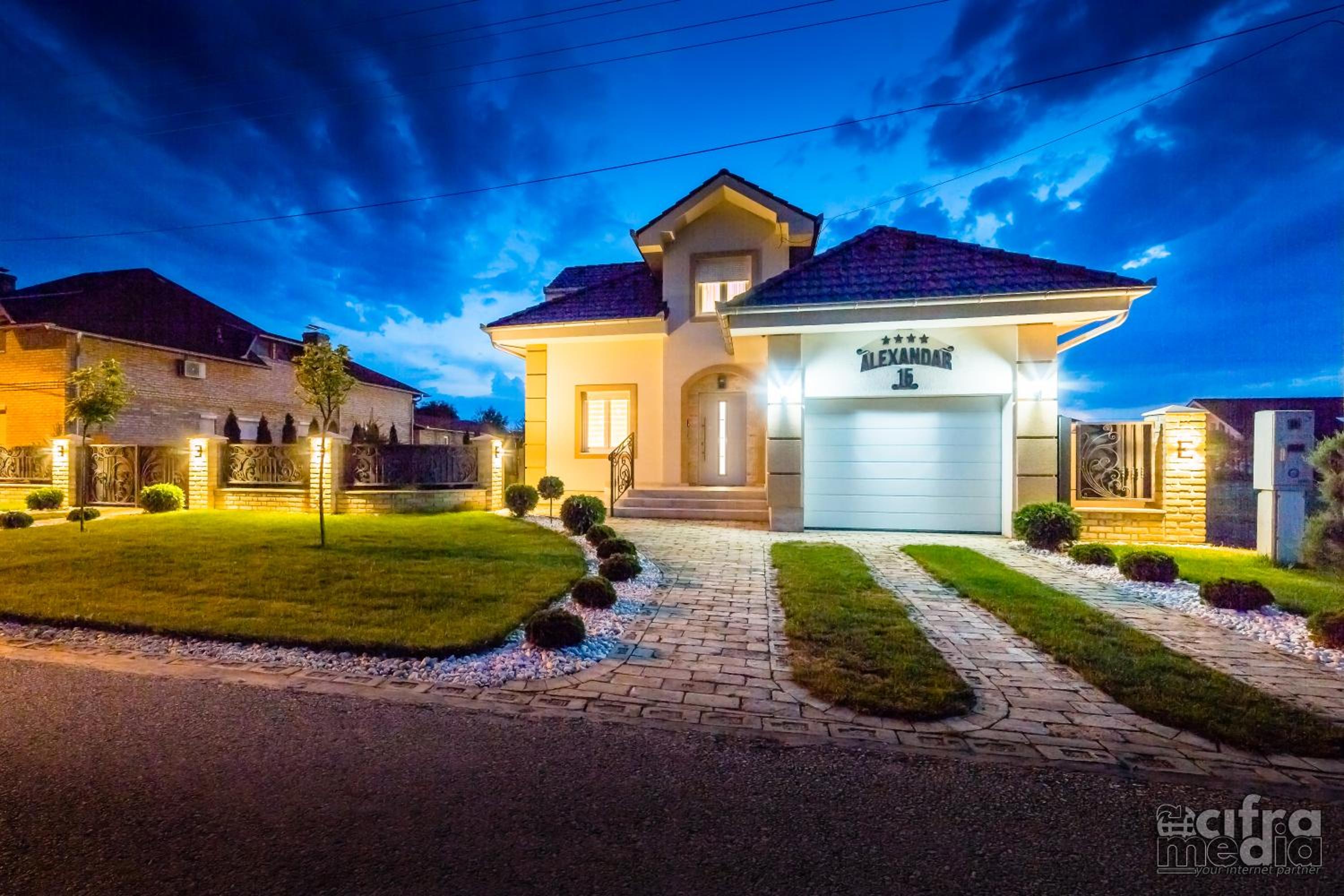 Villa photo 1