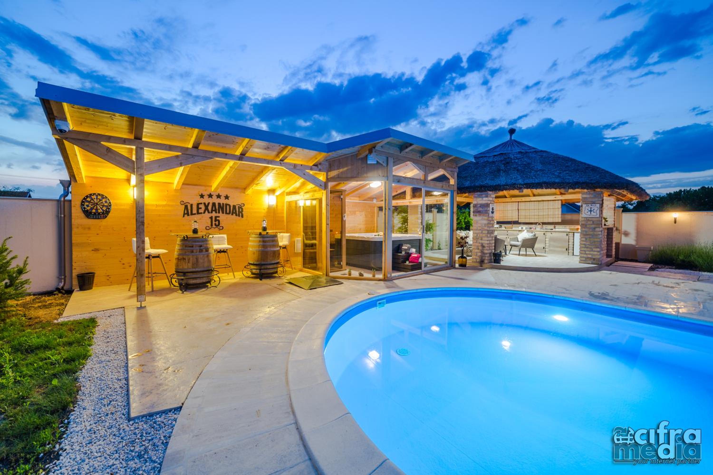 Villa photo 2