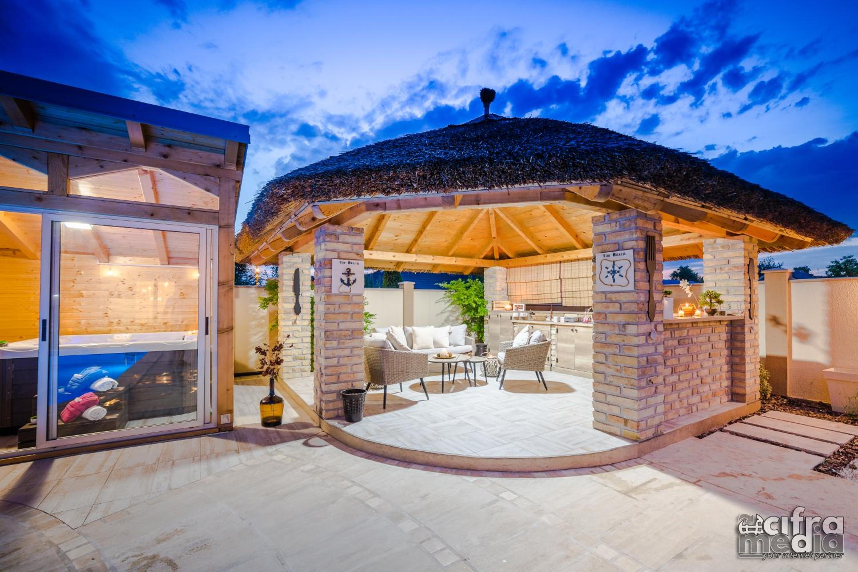 Villa photo 3