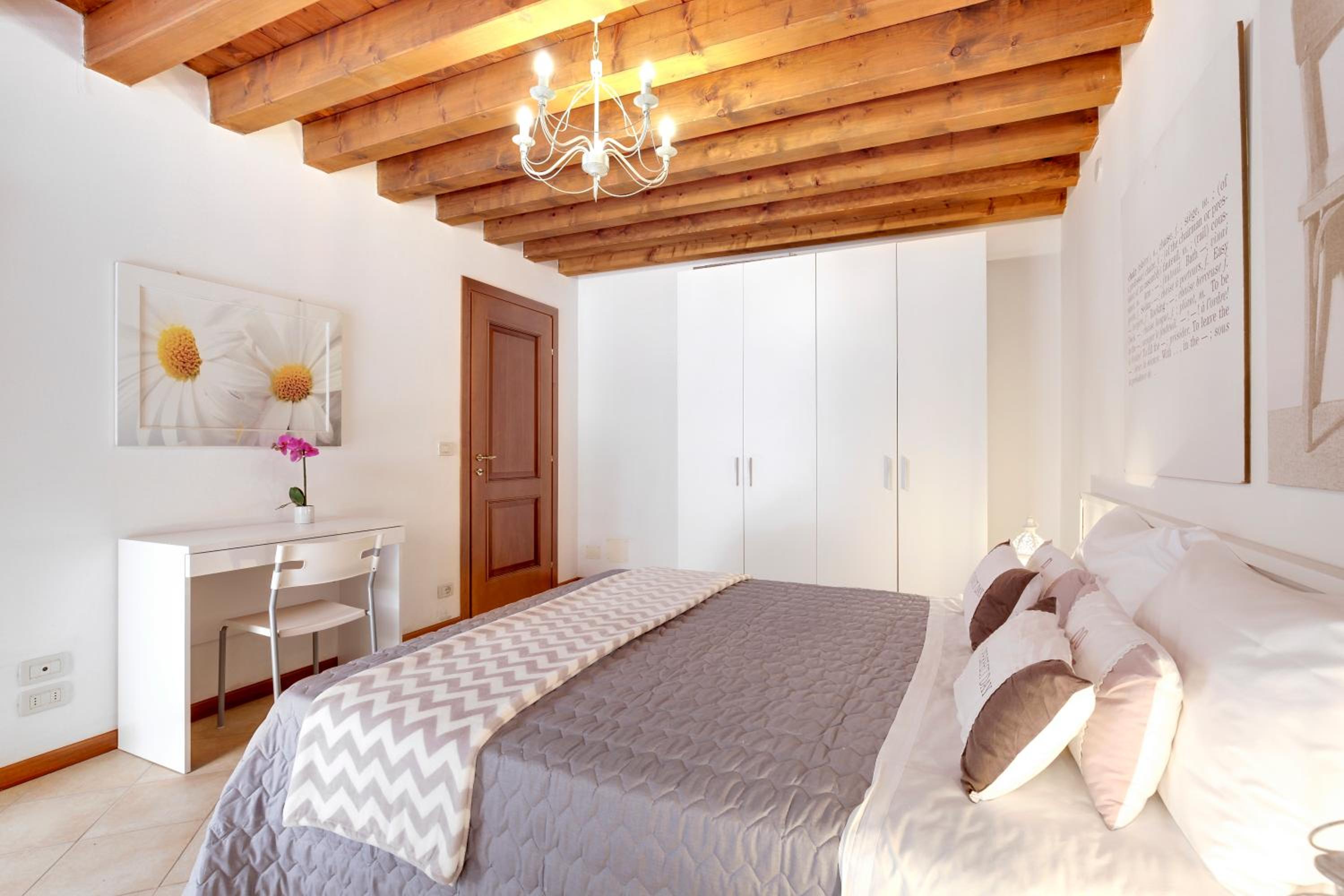 Apartment - Ground Floor with Terrace photo 3