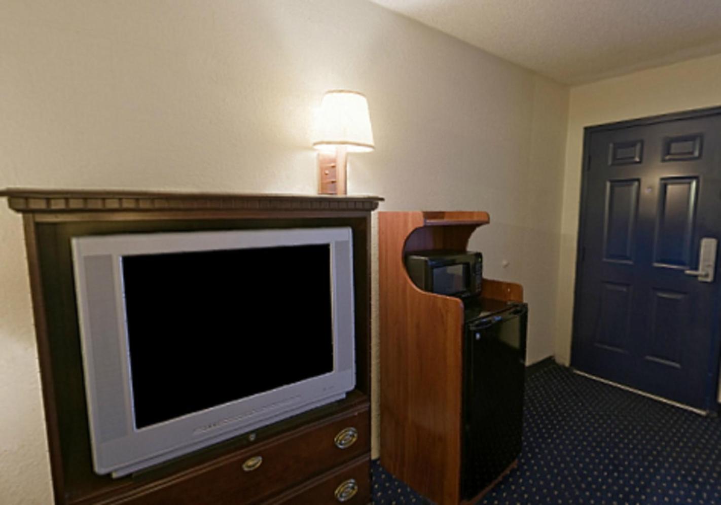 Double Room with Two Double Beds - Non-Smoking - Photo 4