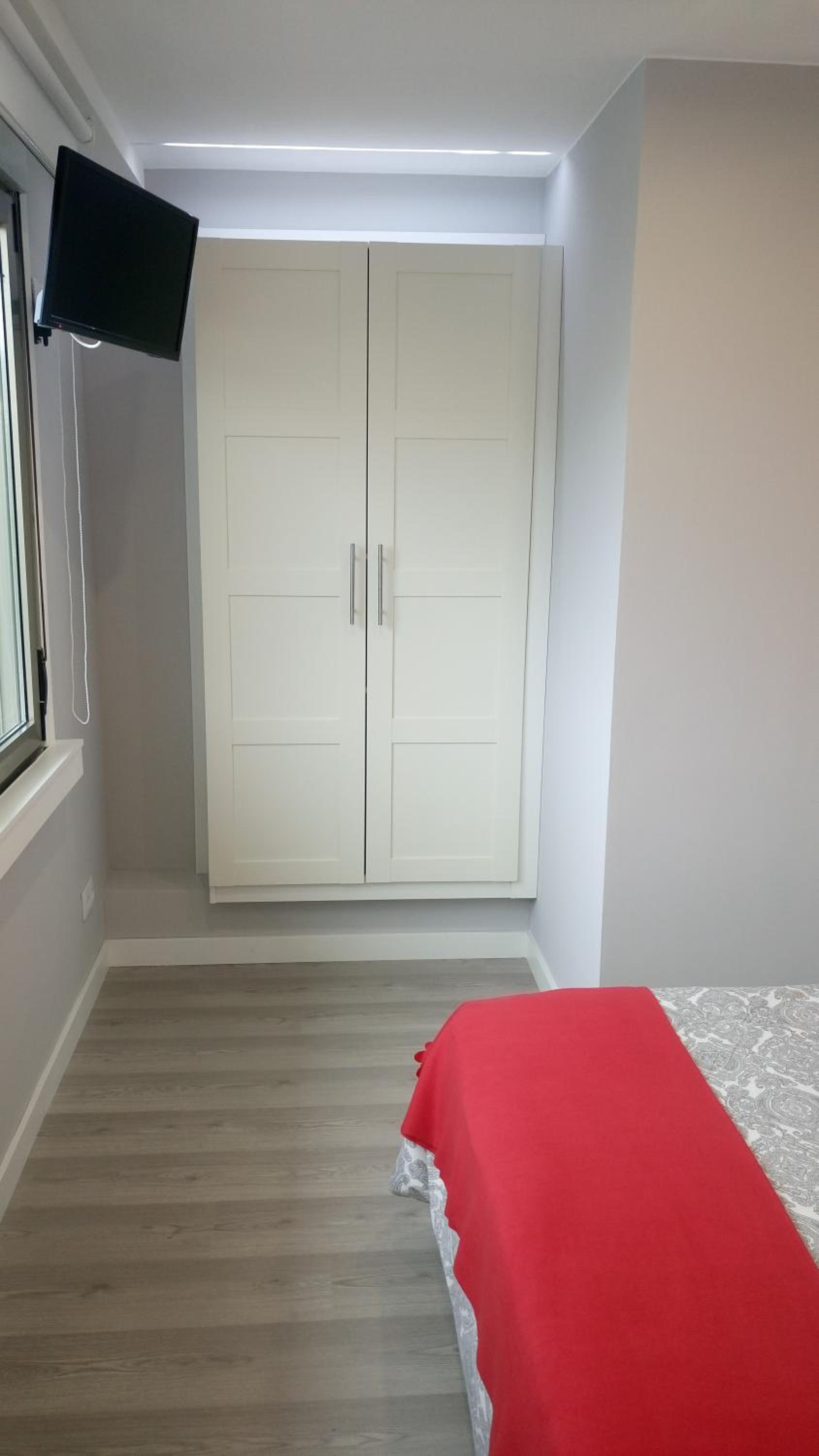 One-Bedroom Apartment - Photo 3