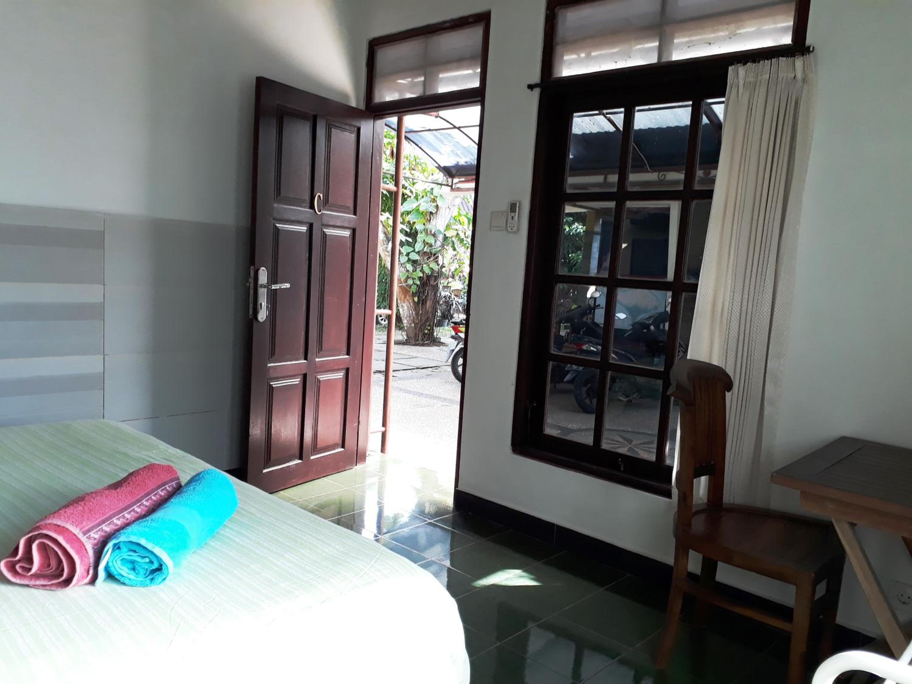 Budget Double Room - Photo 2