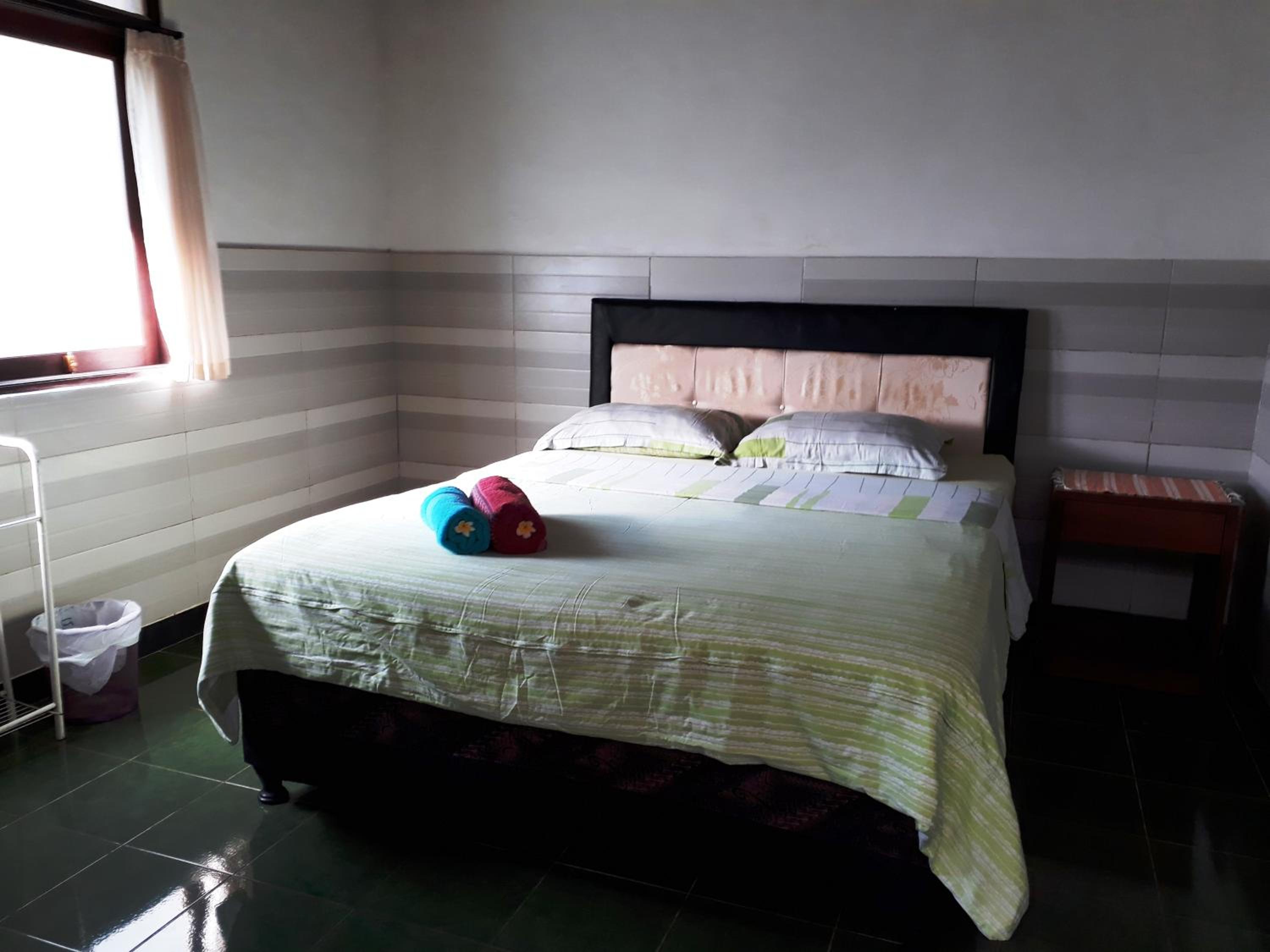 Budget Double Room - Photo 3