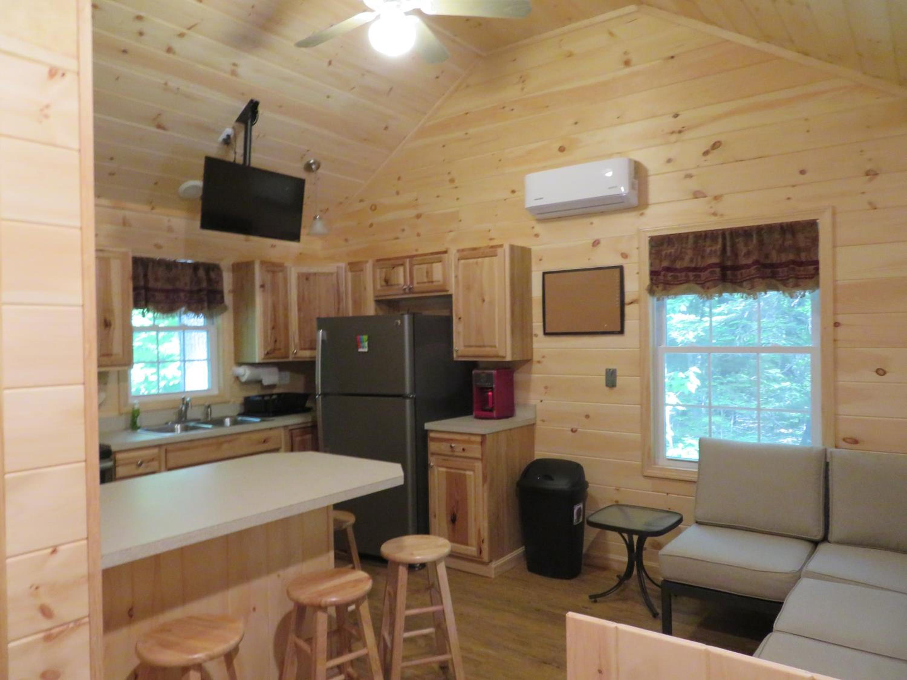 Catfish Cabin photo 3