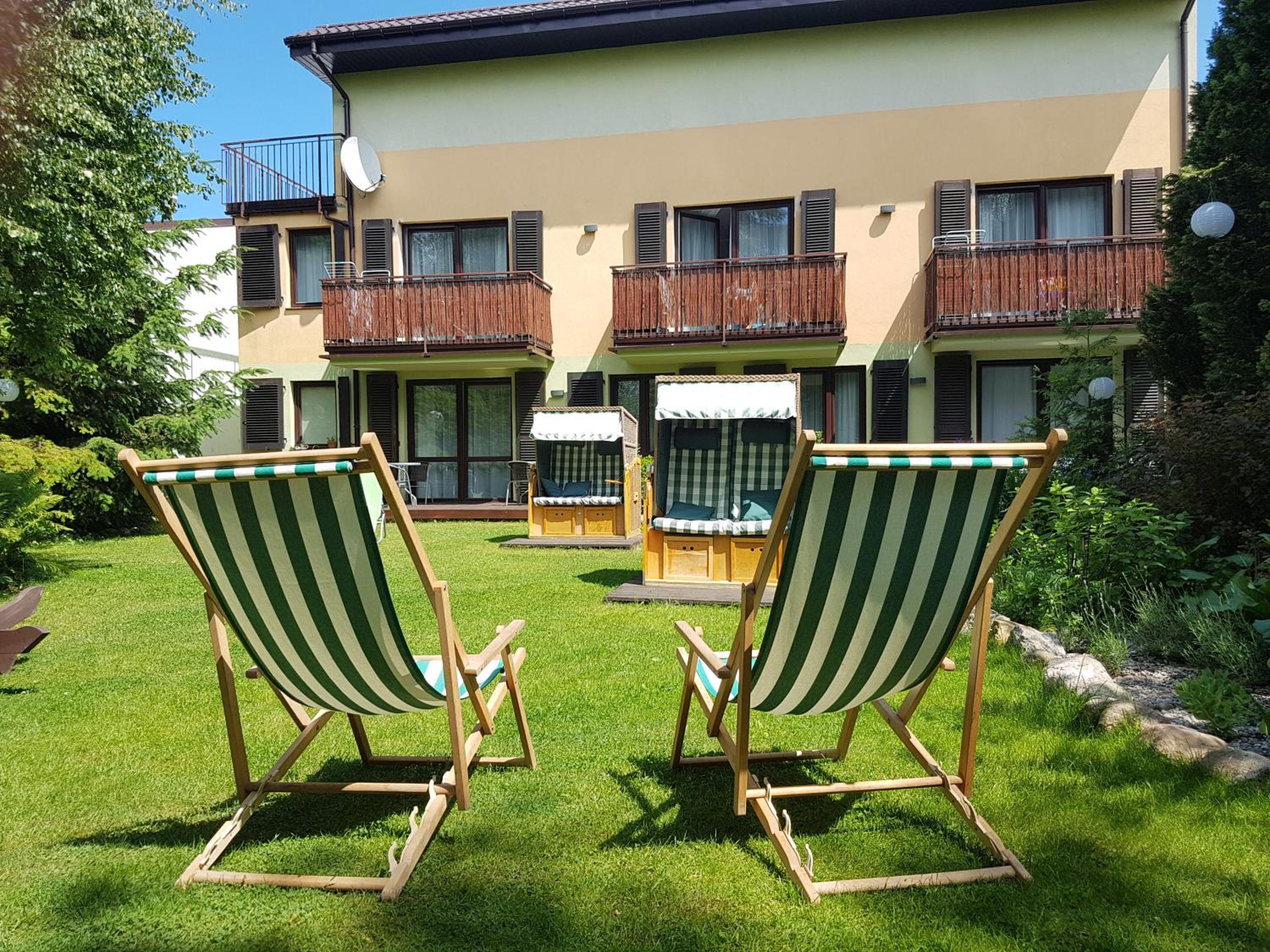 One-Bedroom Apartment with Terrace photo 2