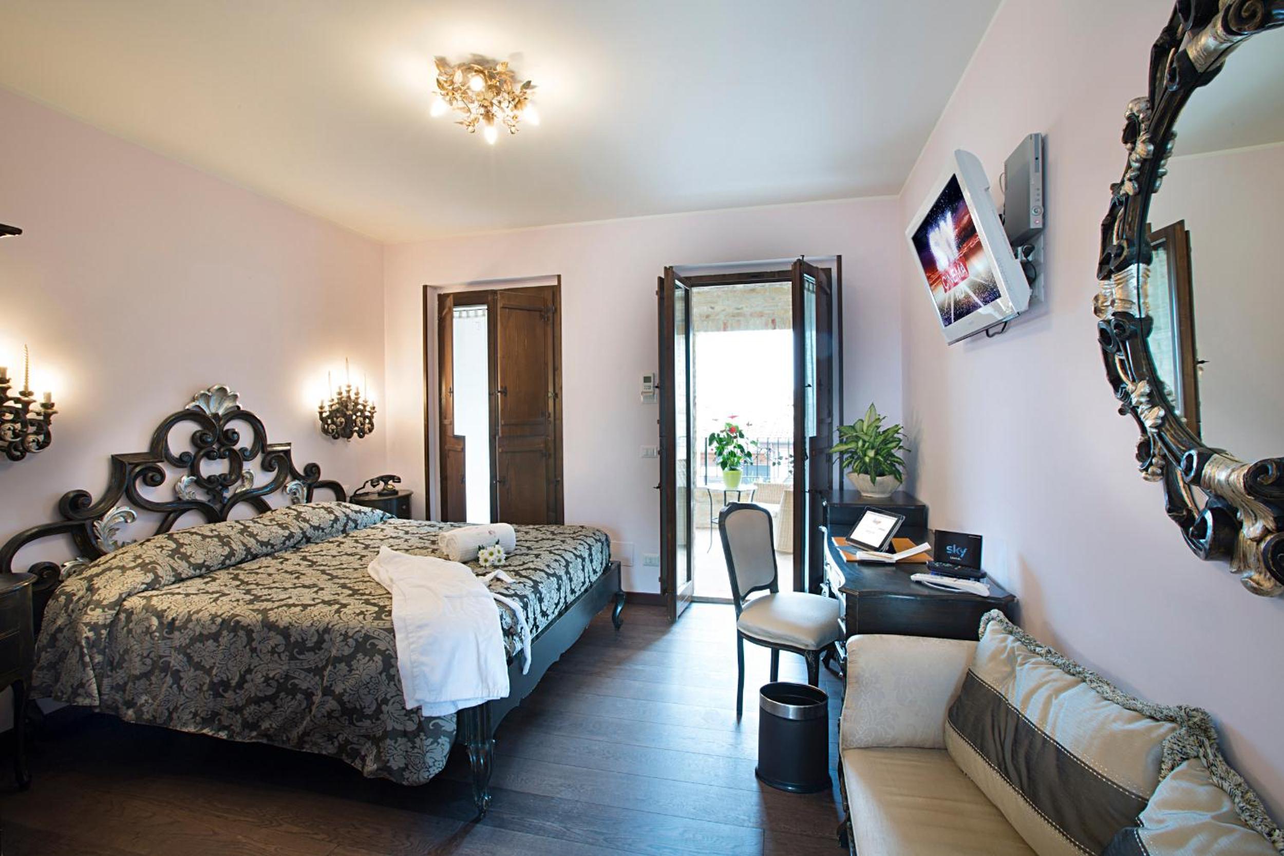 Superior Double Room - Photo 1