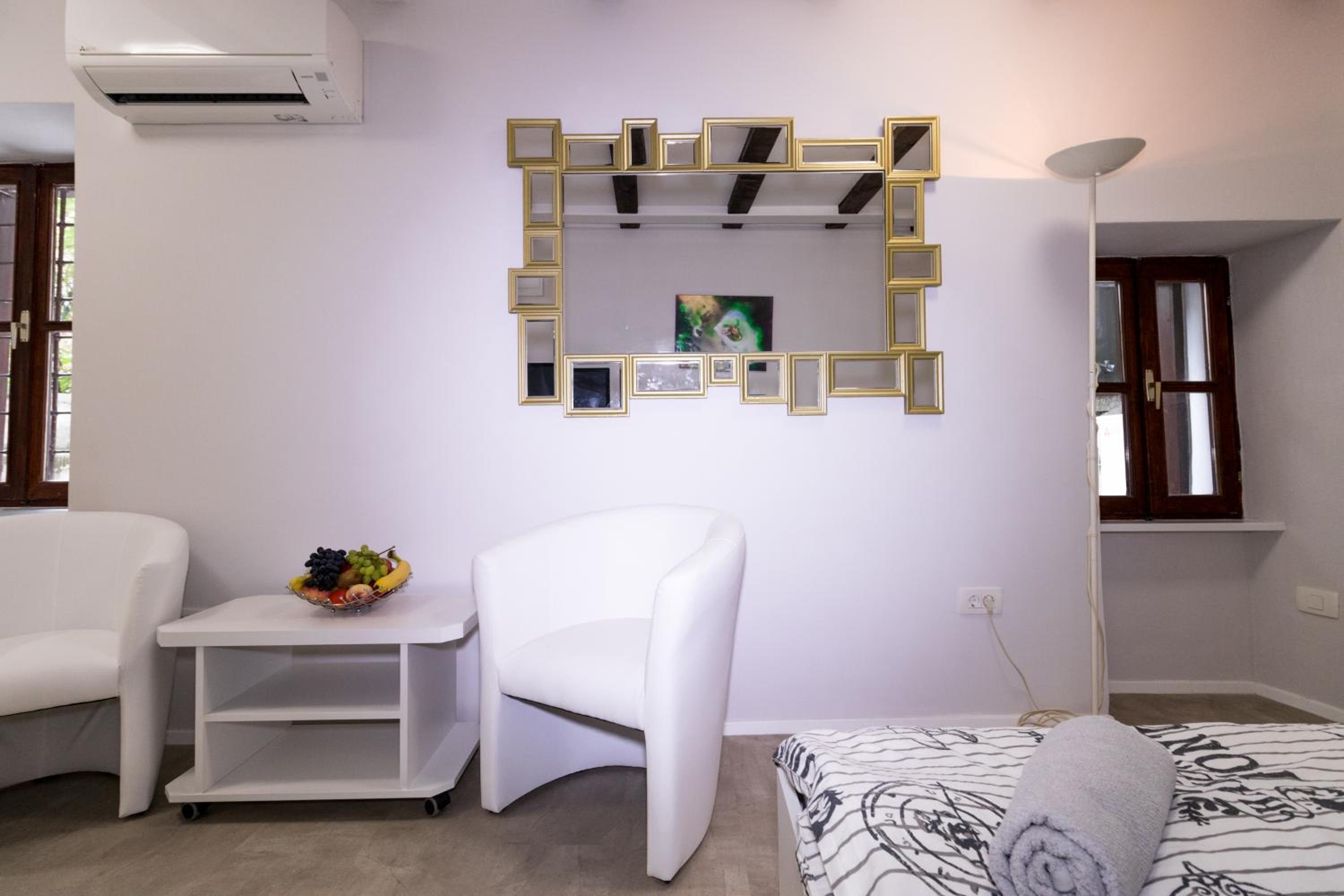 Apartment with Terrace photo 3