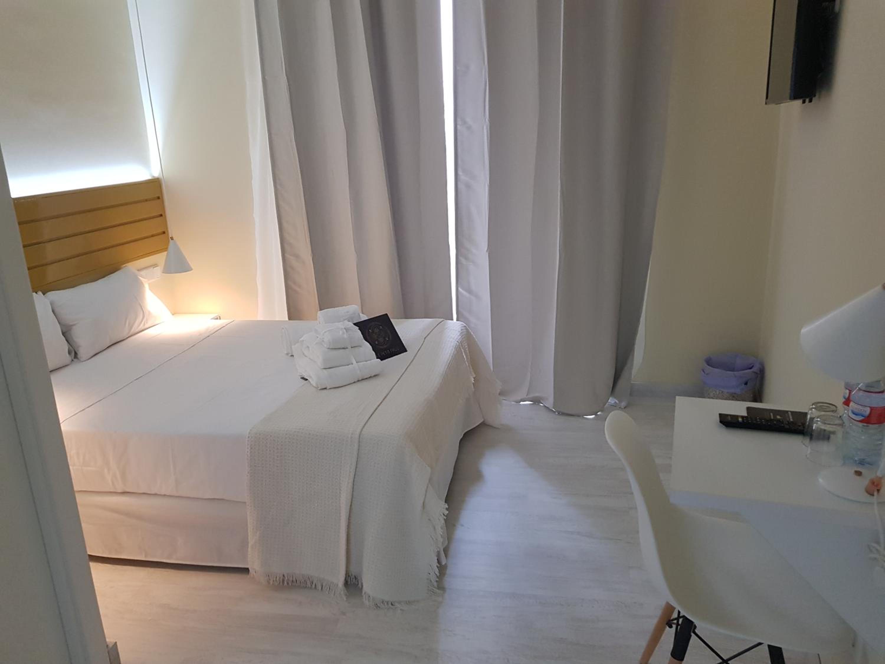 Double Room with Balcony photo 3