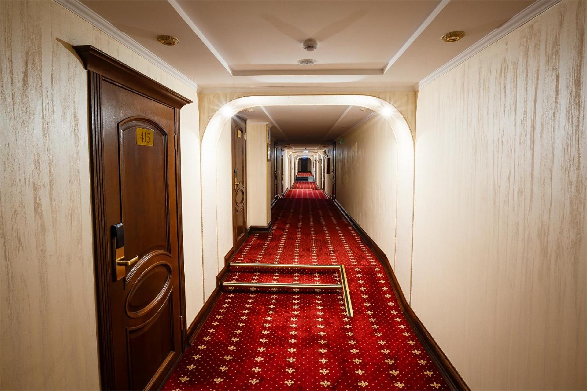 Superior Queen Room with Two Queen Beds photo 1