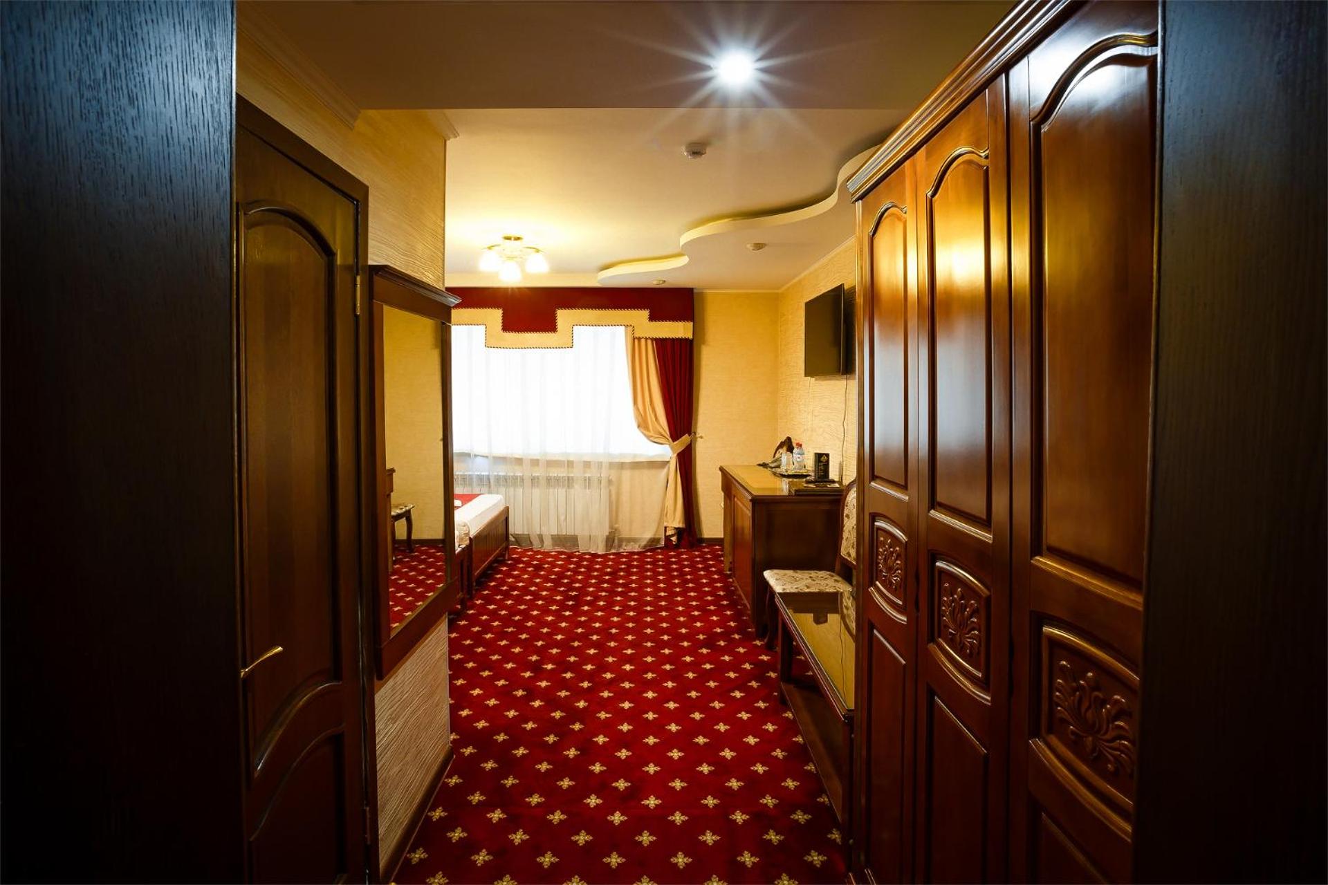 Superior Queen Room with Two Queen Beds photo 3