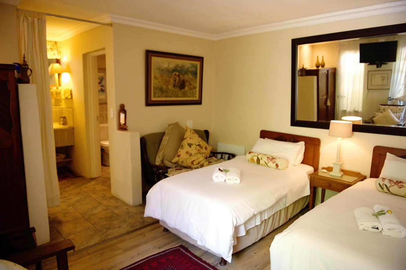 Deluxe Double or Twin Room with Garden View photo 3
