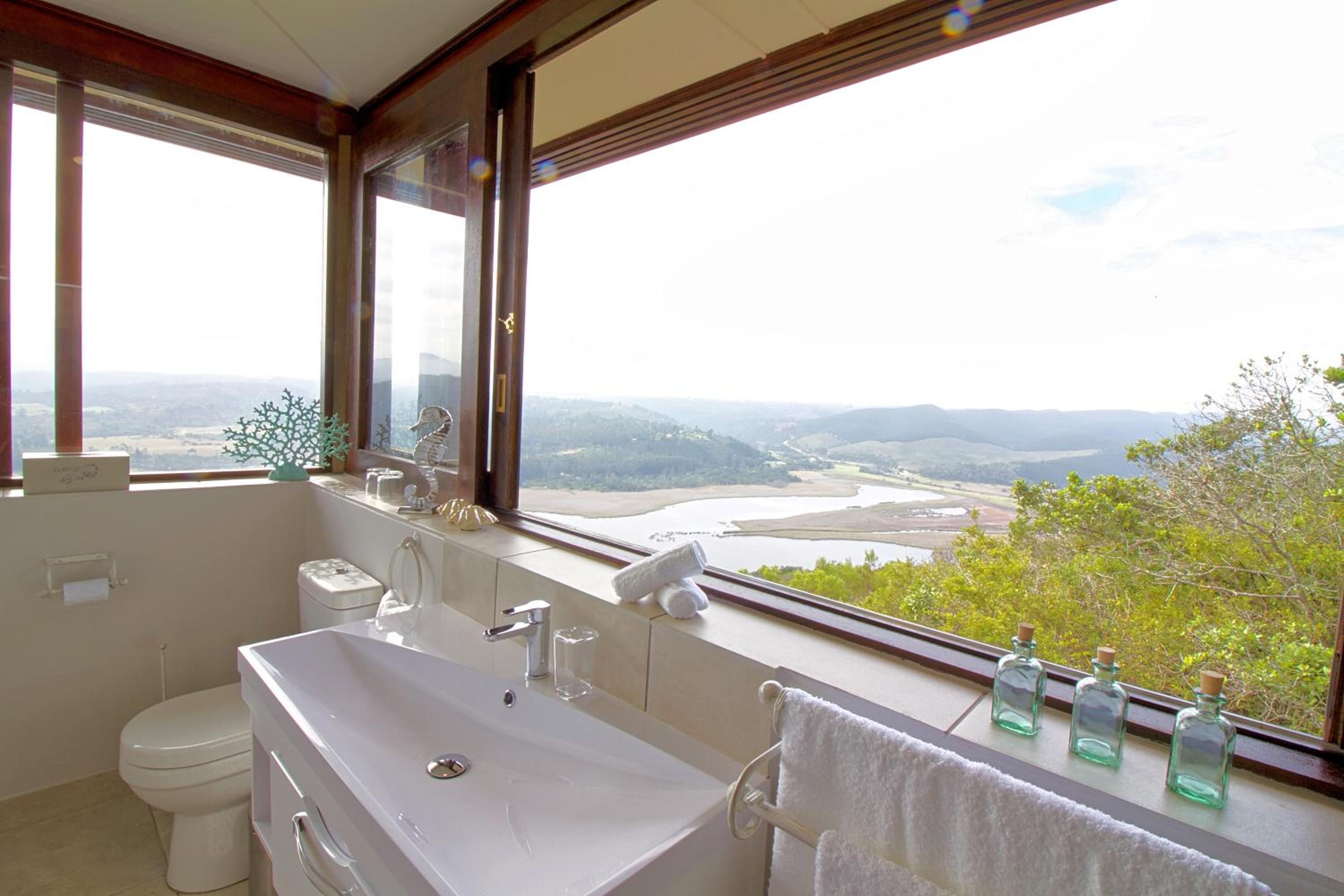 Suite with Lake View photo 2