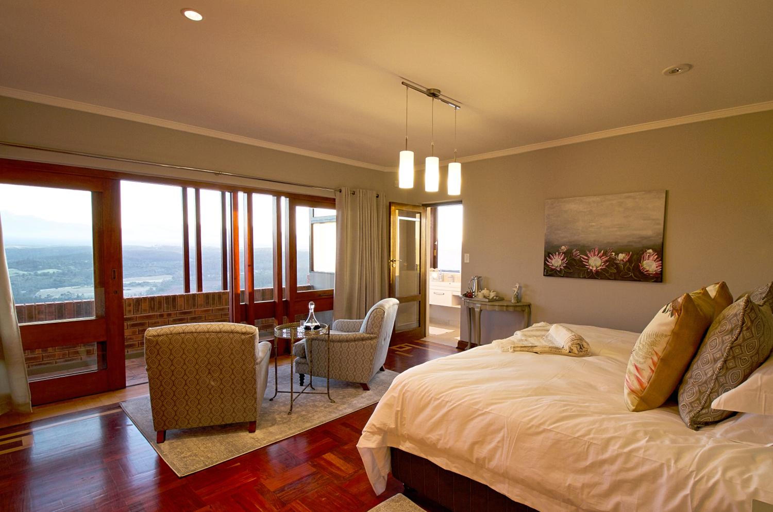 Suite with Lake View photo 3