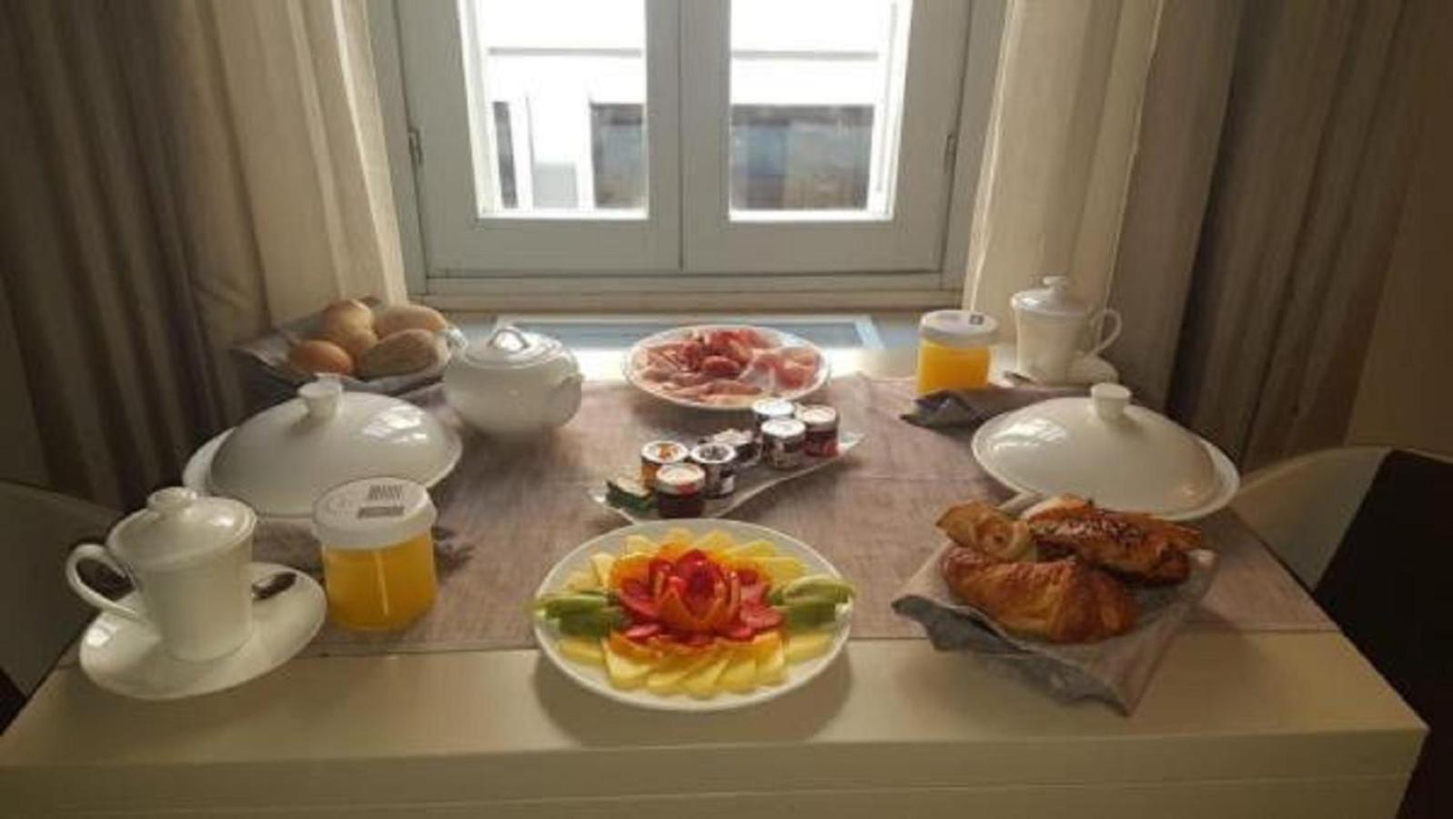 Suite - Photo 12