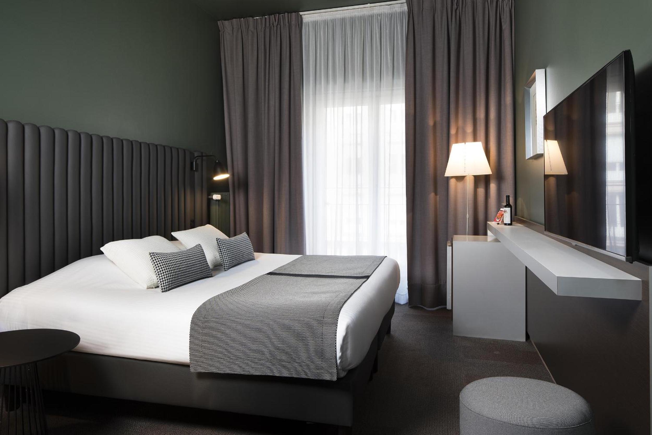 Standard Double Room - Photo 8