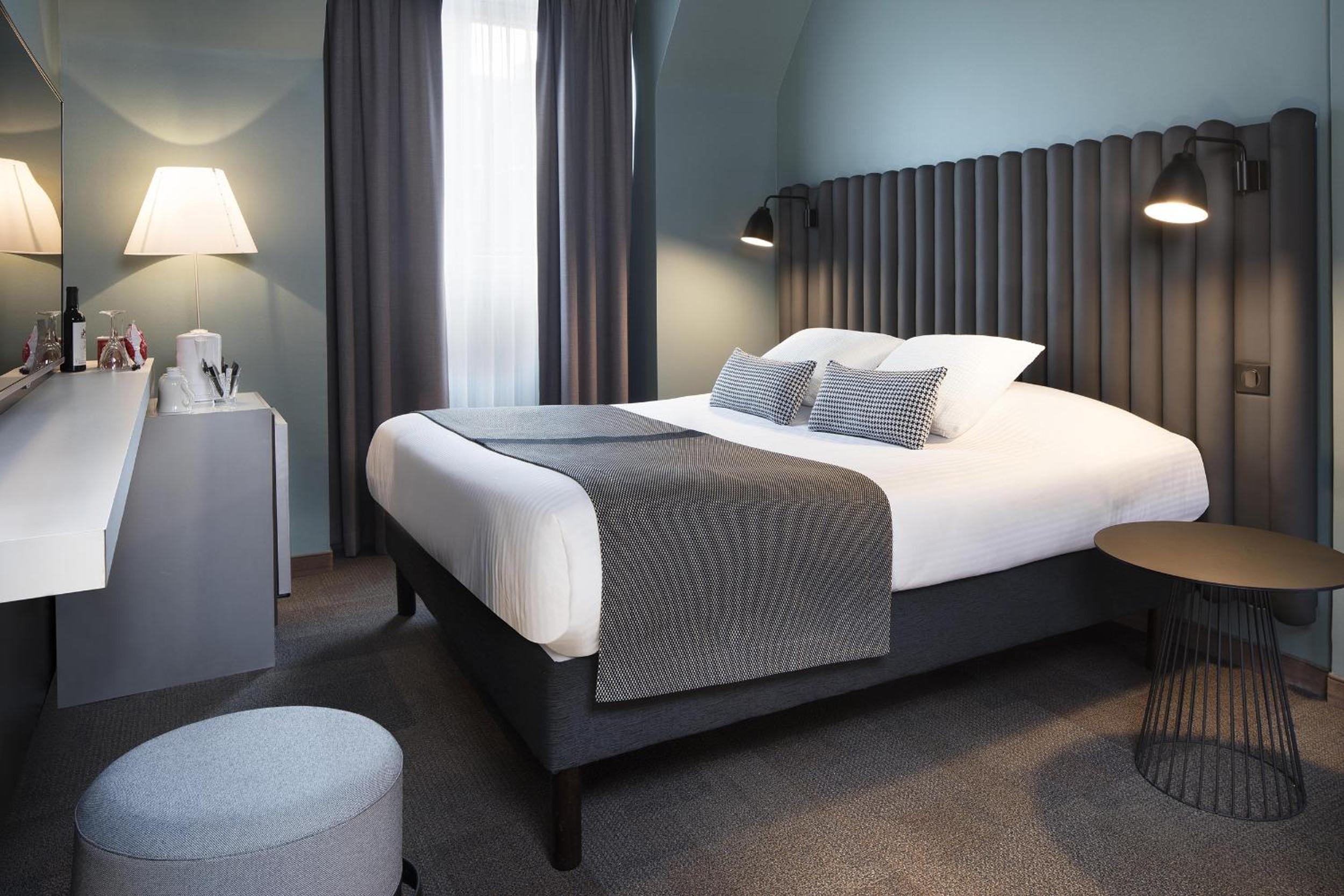 Standard Double Room - Photo 10