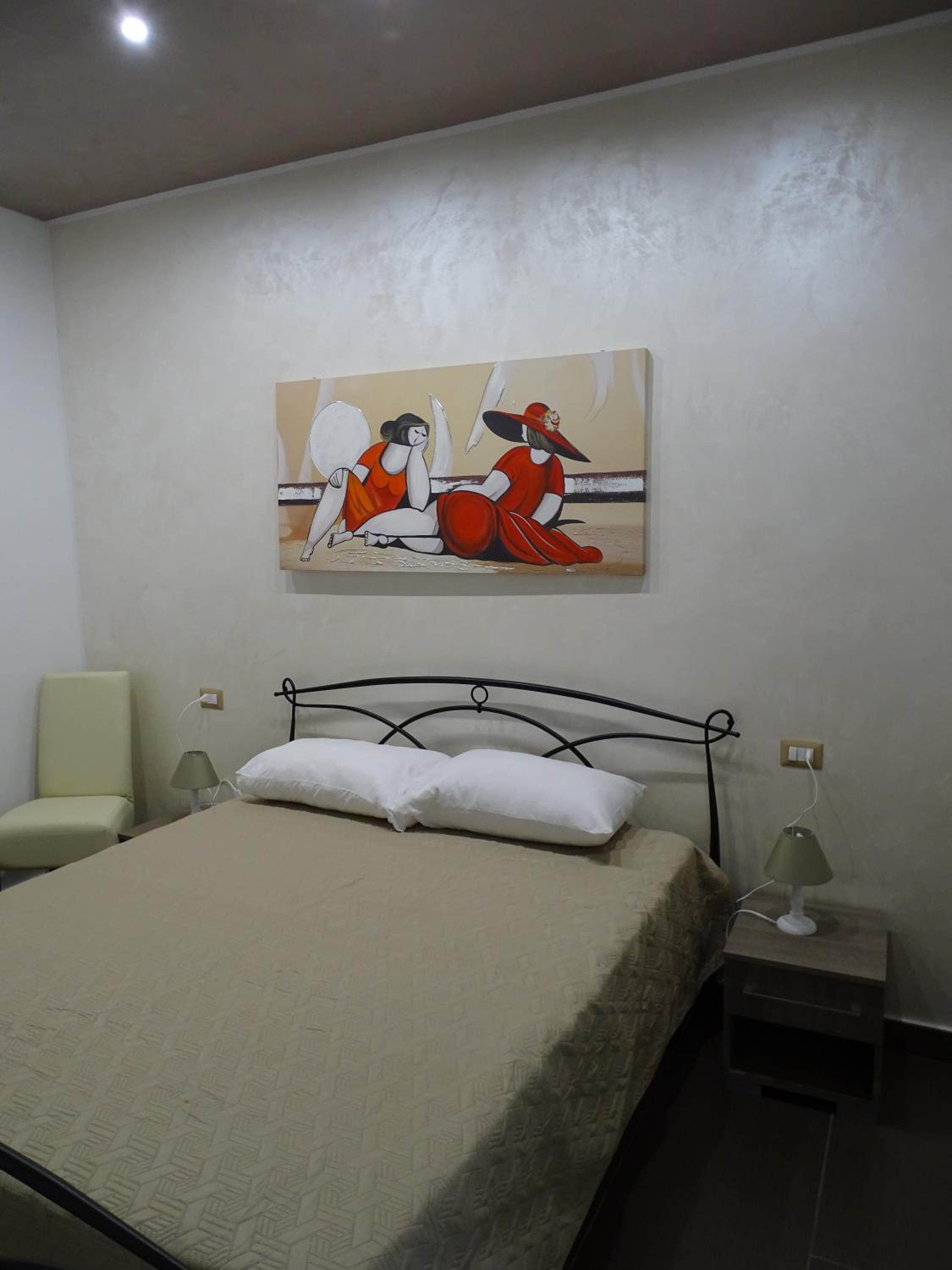 Standard Queen Room photo 1
