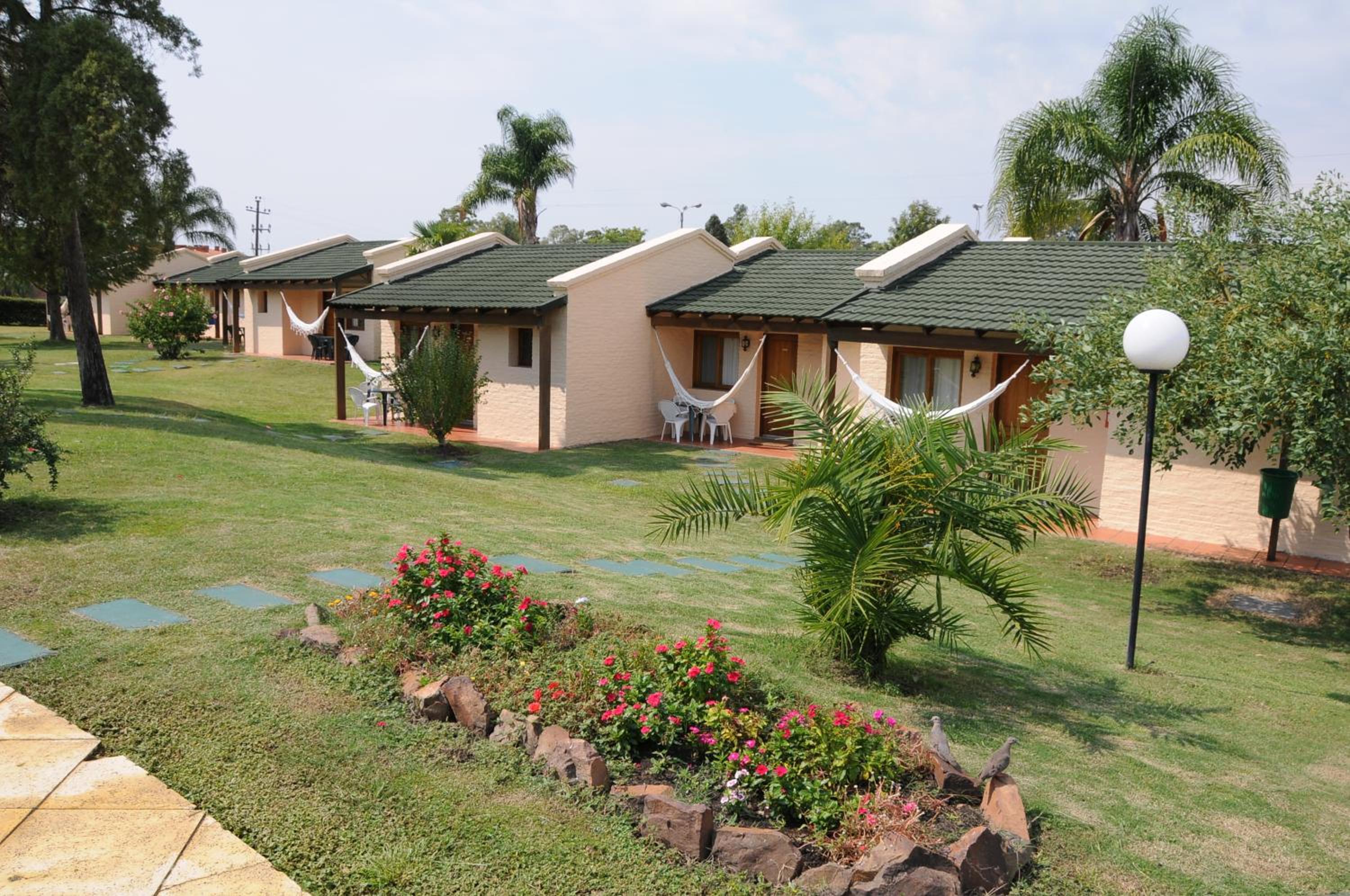 One-Bedroom Bungalow (2 Adults) photo 3