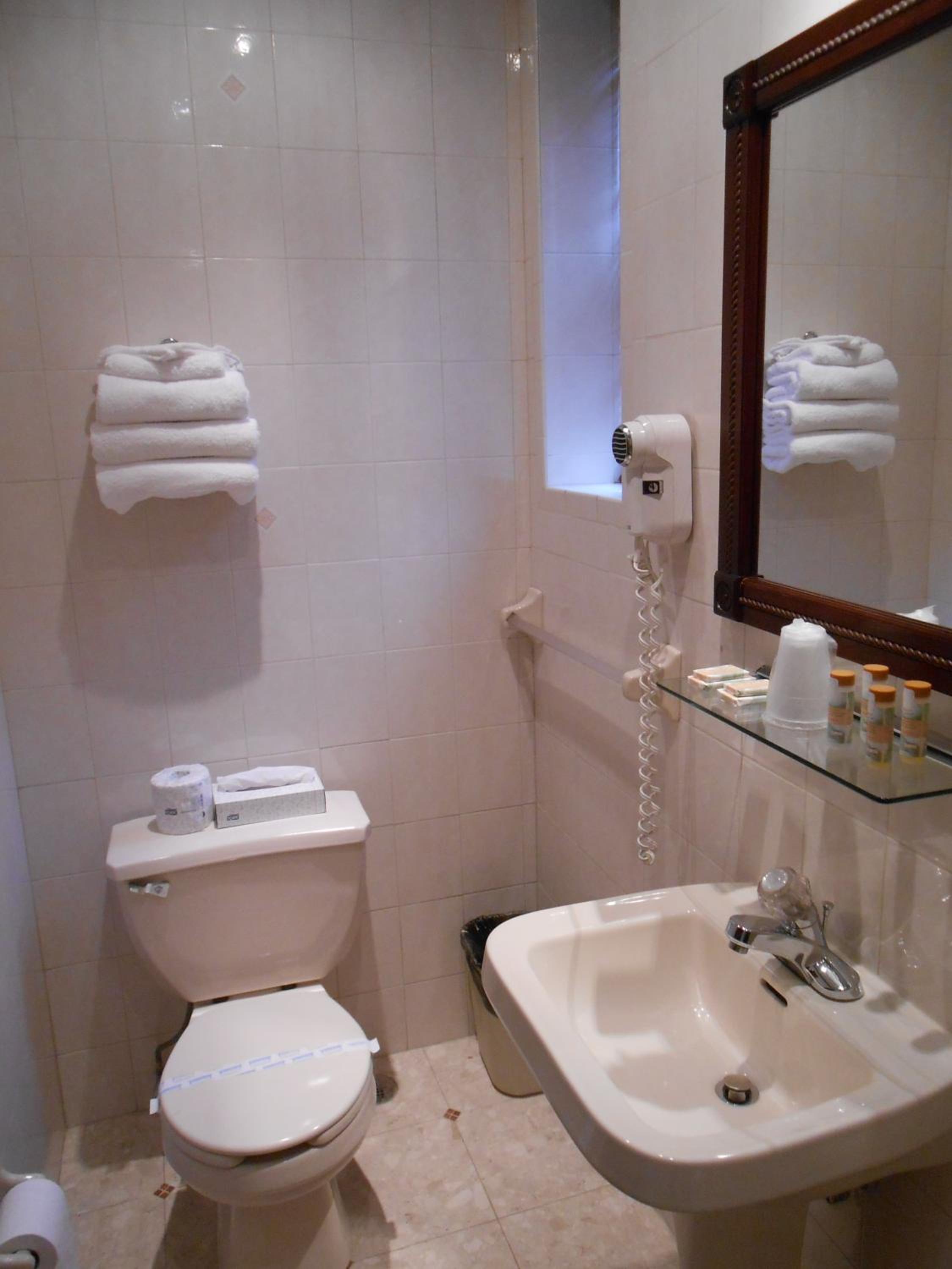 Double Room with Private Bathroom photo 2