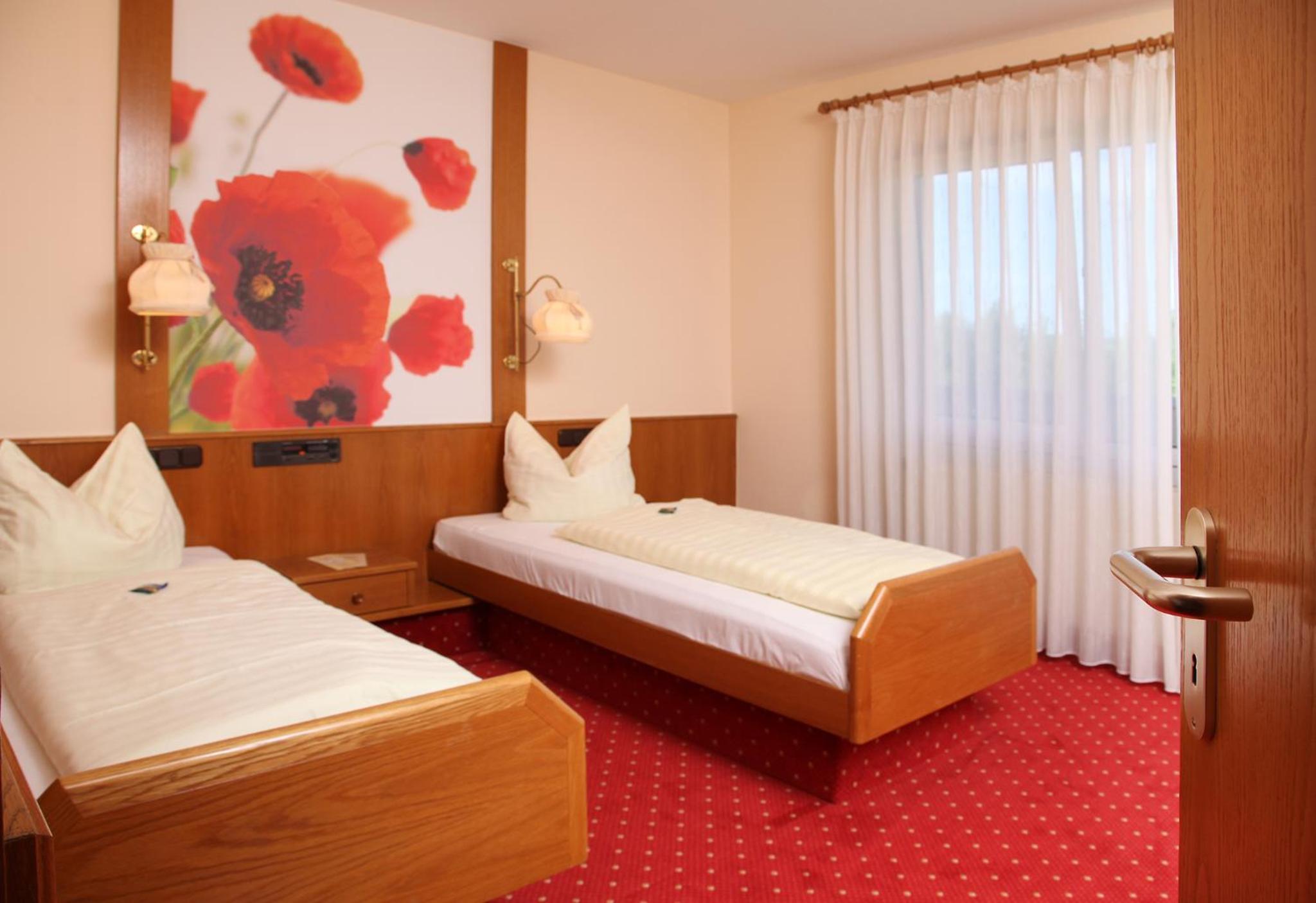 Twin Room with Balcony - Photo 1