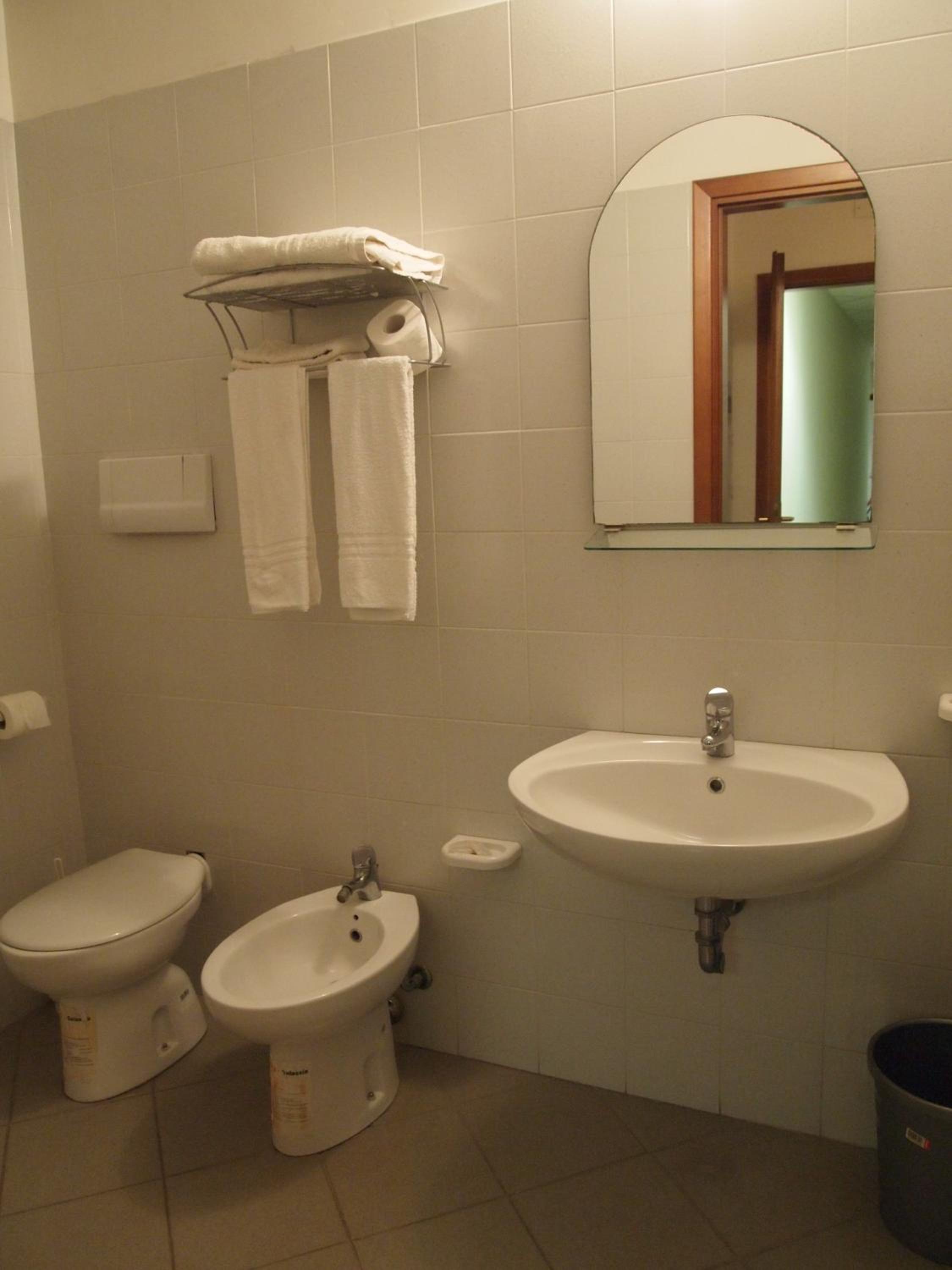 Double or Twin Room photo 3