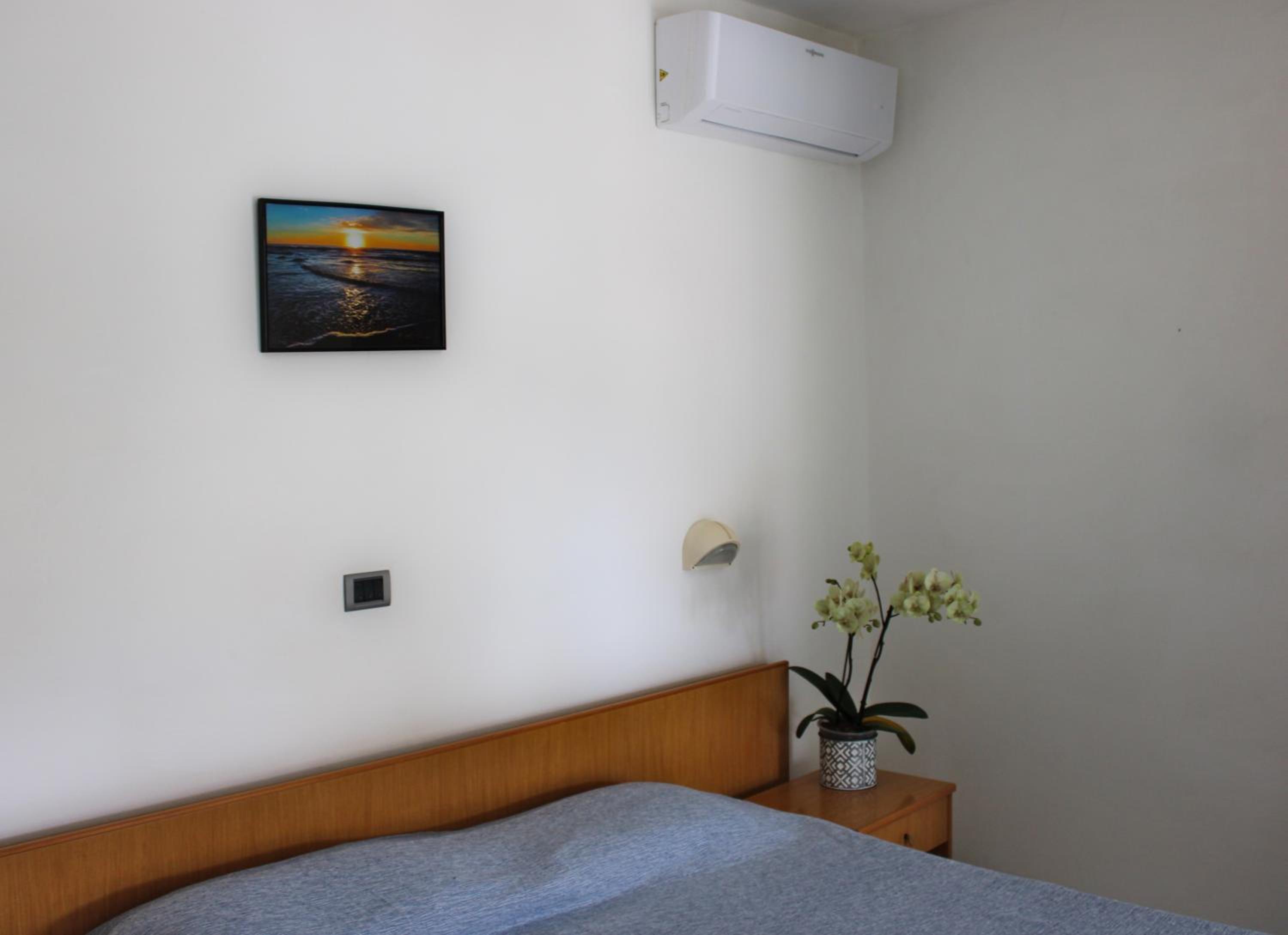 Budget Double Room photo 3