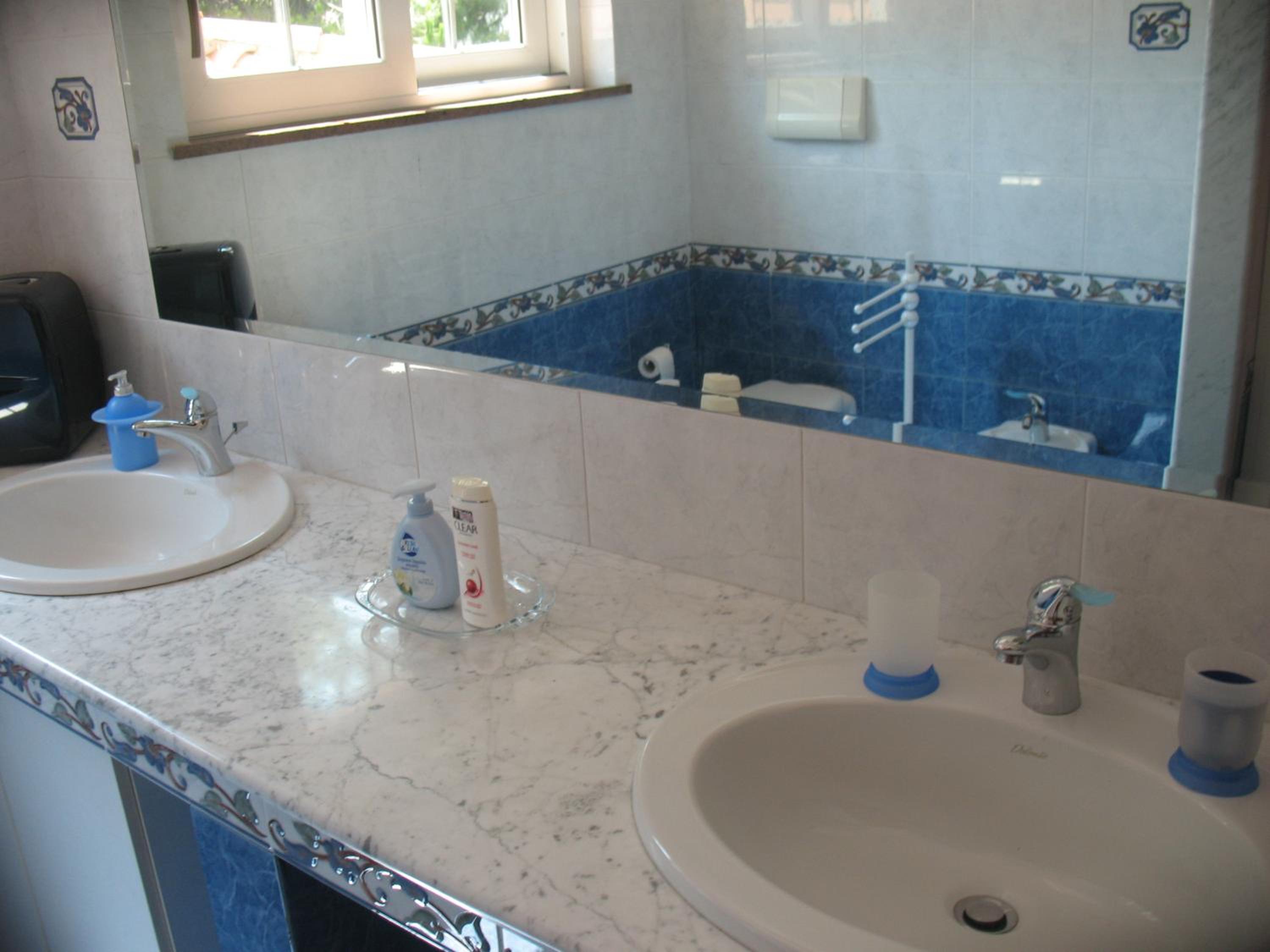 Triple Room with Private Bathroom photo 2