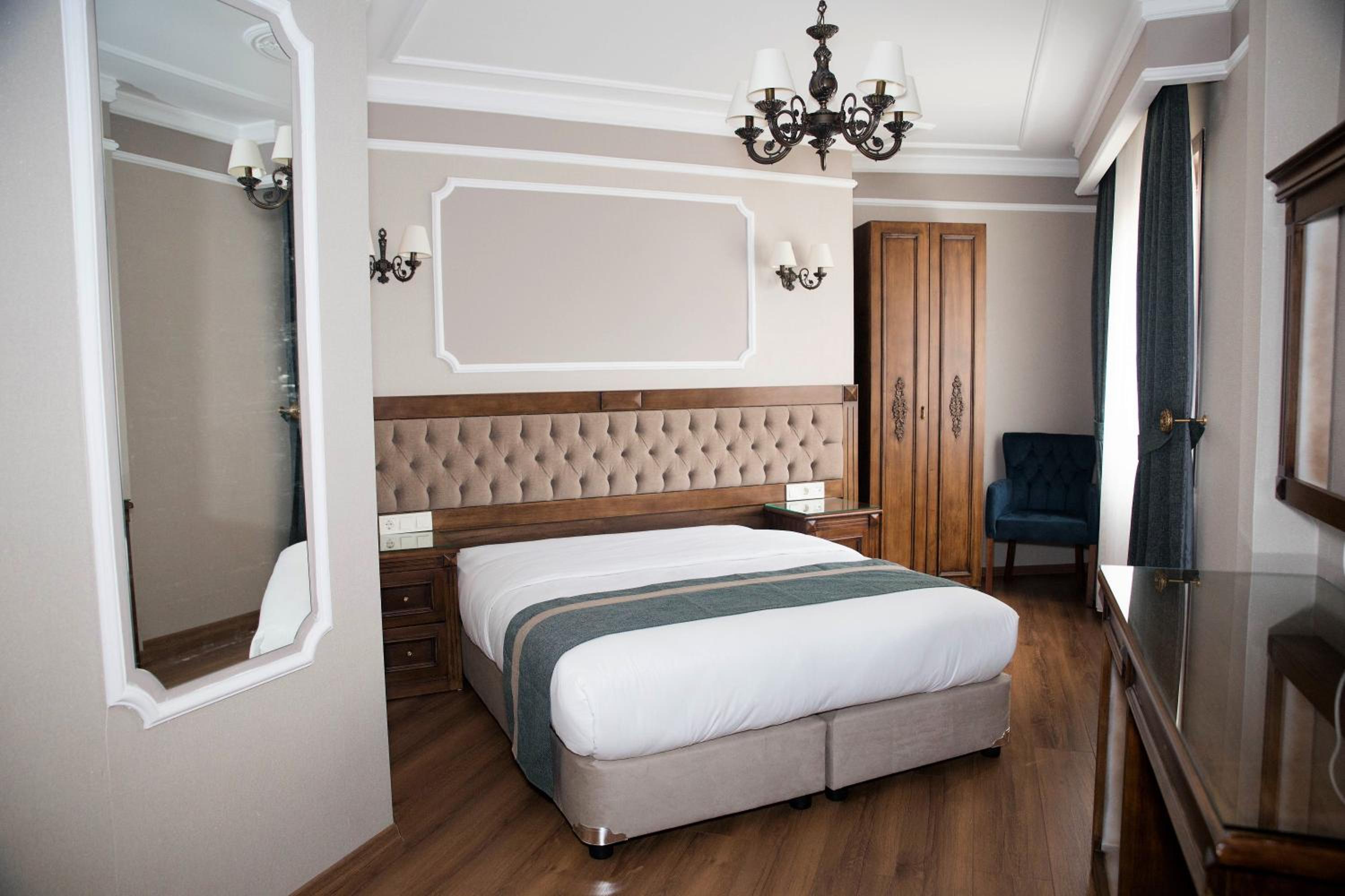 Deluxe Double Room photo 2