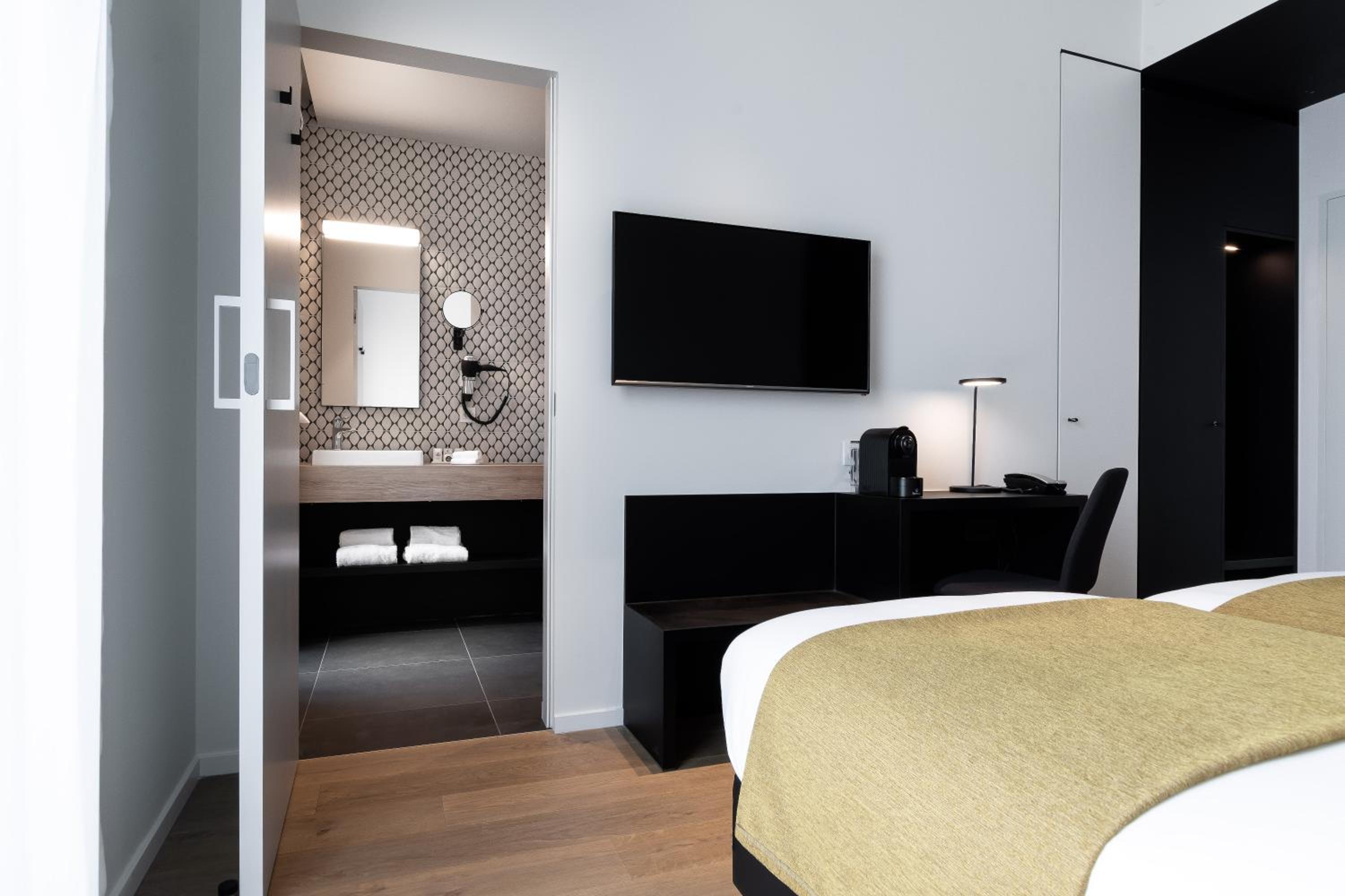 Standard Double Room photo 2