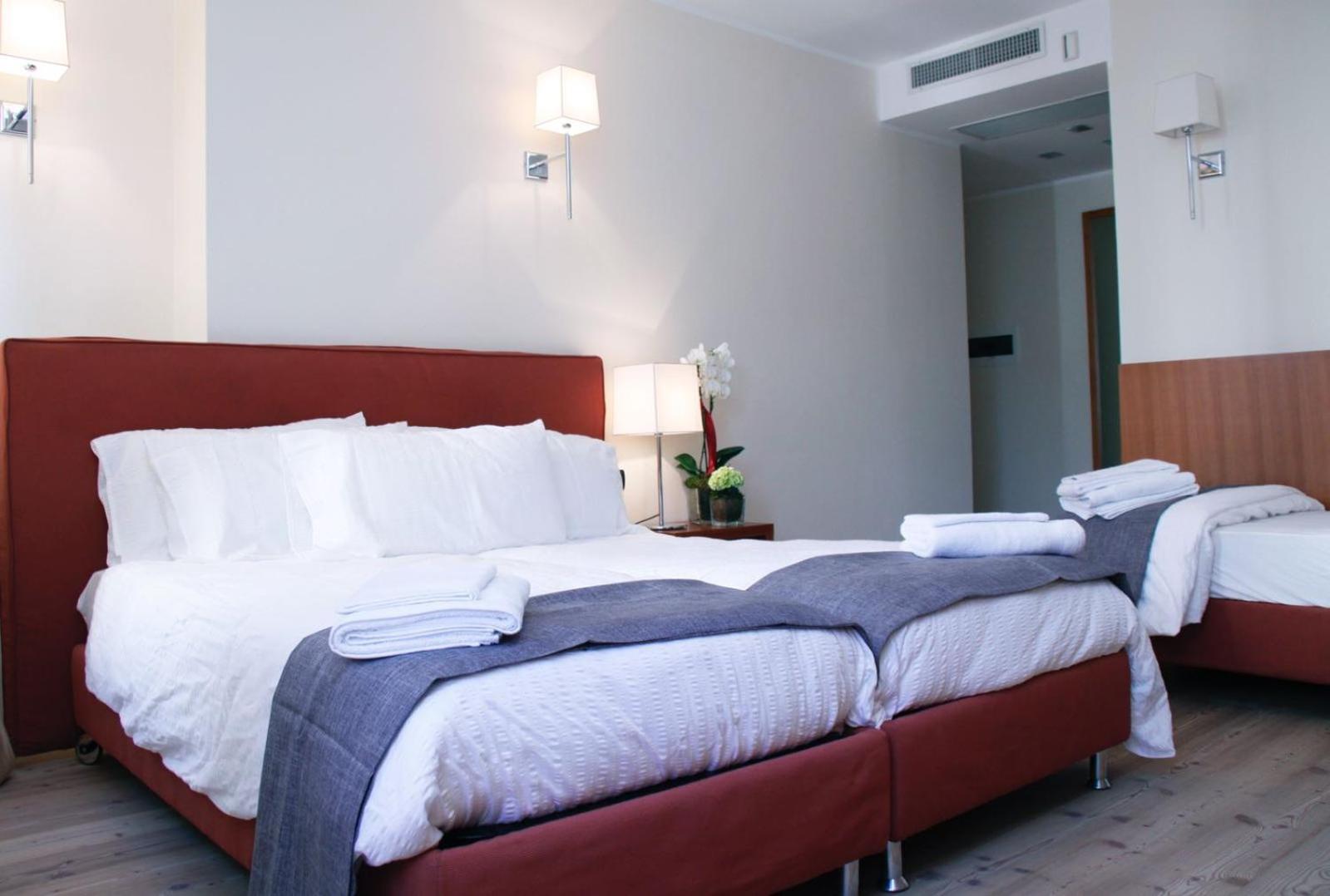 Deluxe Double or Twin Room photo 1