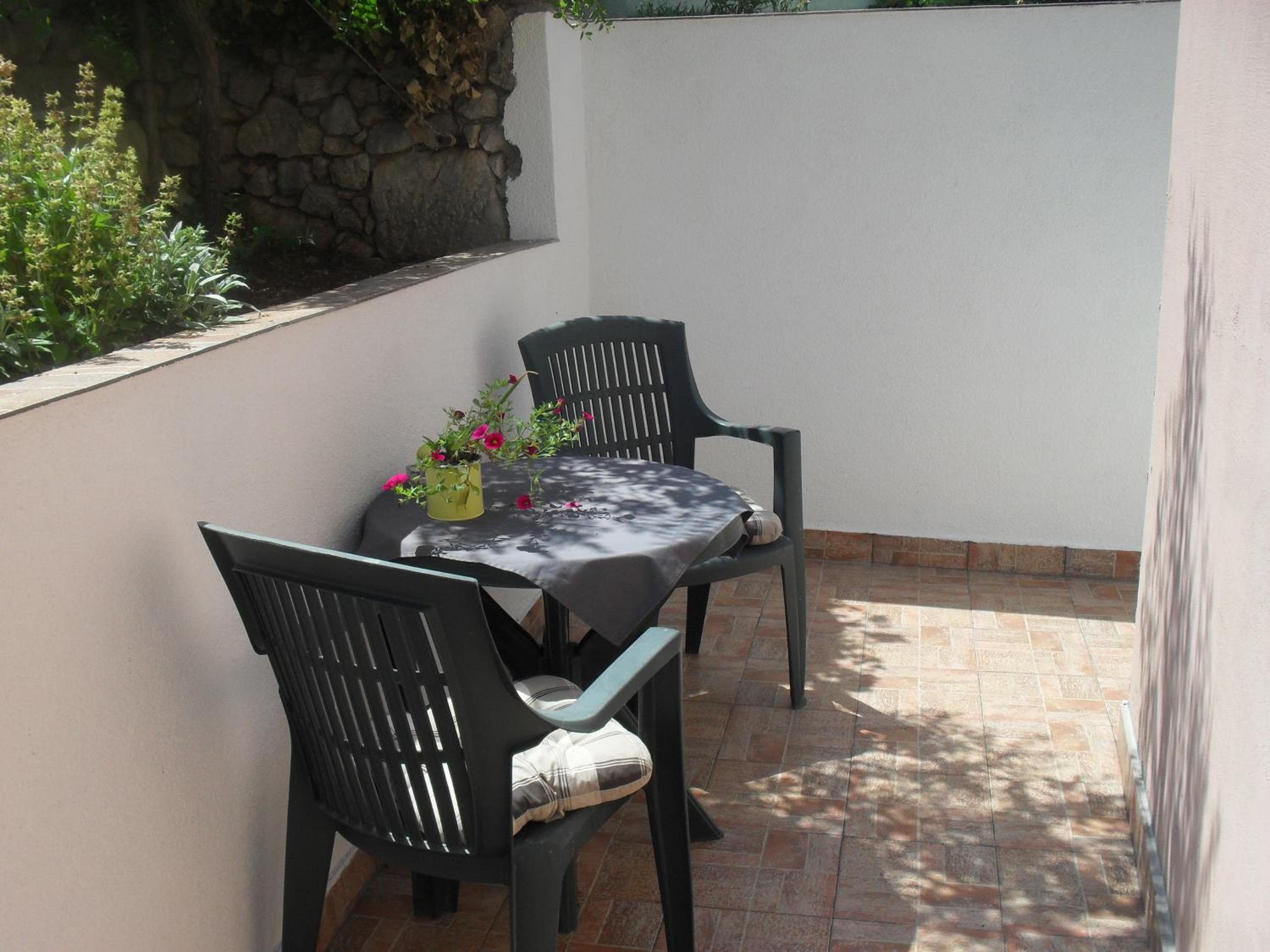 Standard Double Room - Photo 10