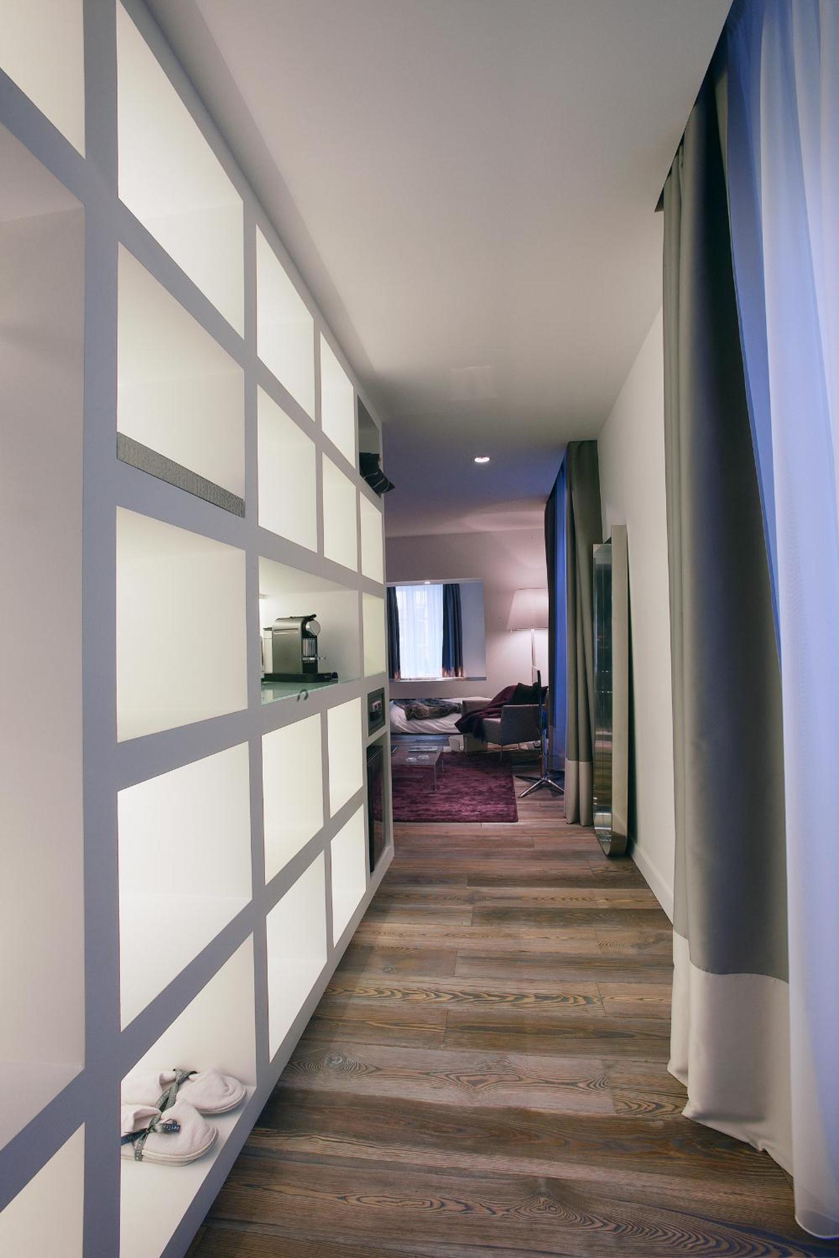 Deluxe Suite - Photo 5