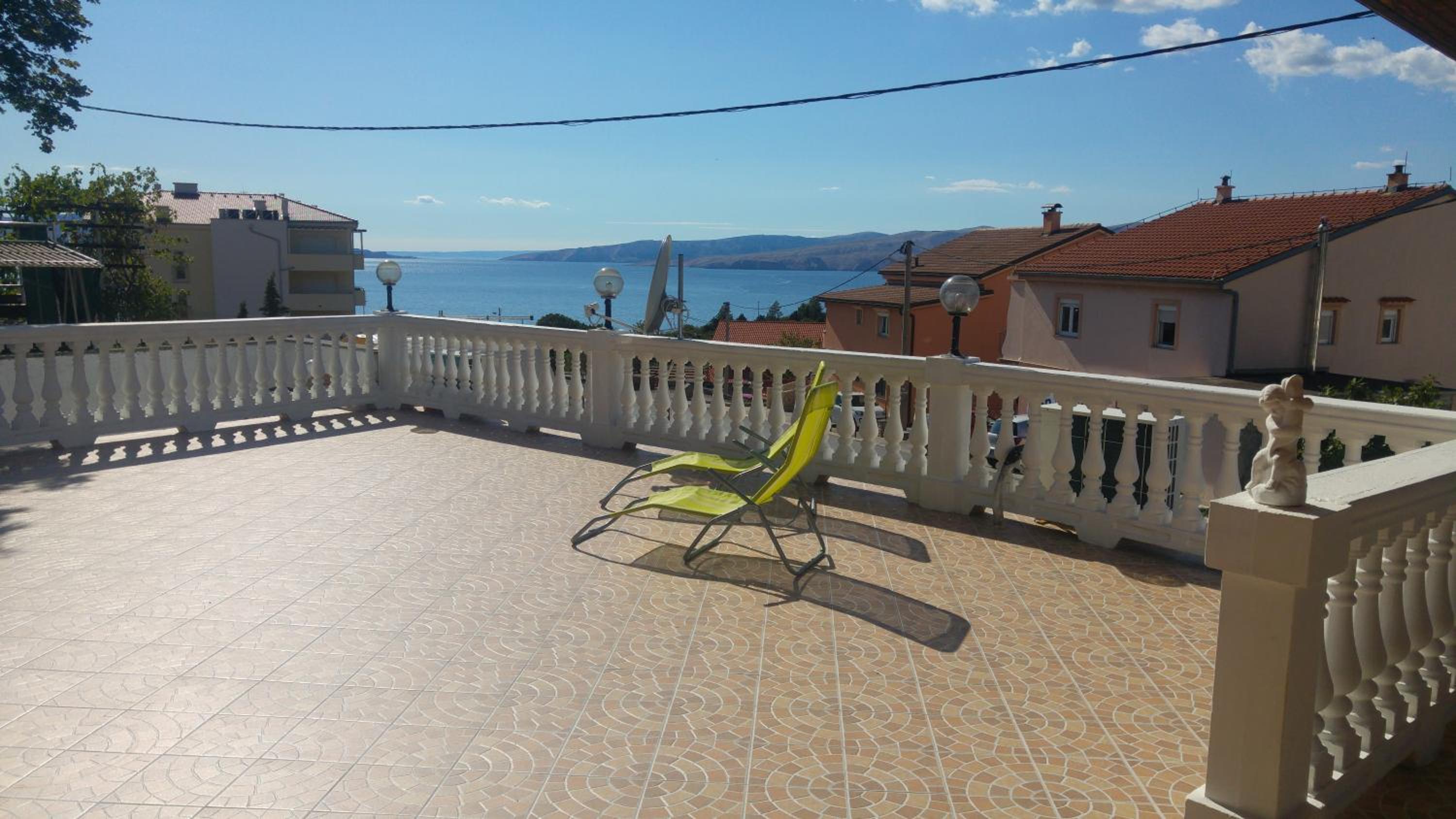 Two-Bedroom Apartment with Terrace and Sea View - Photo 3