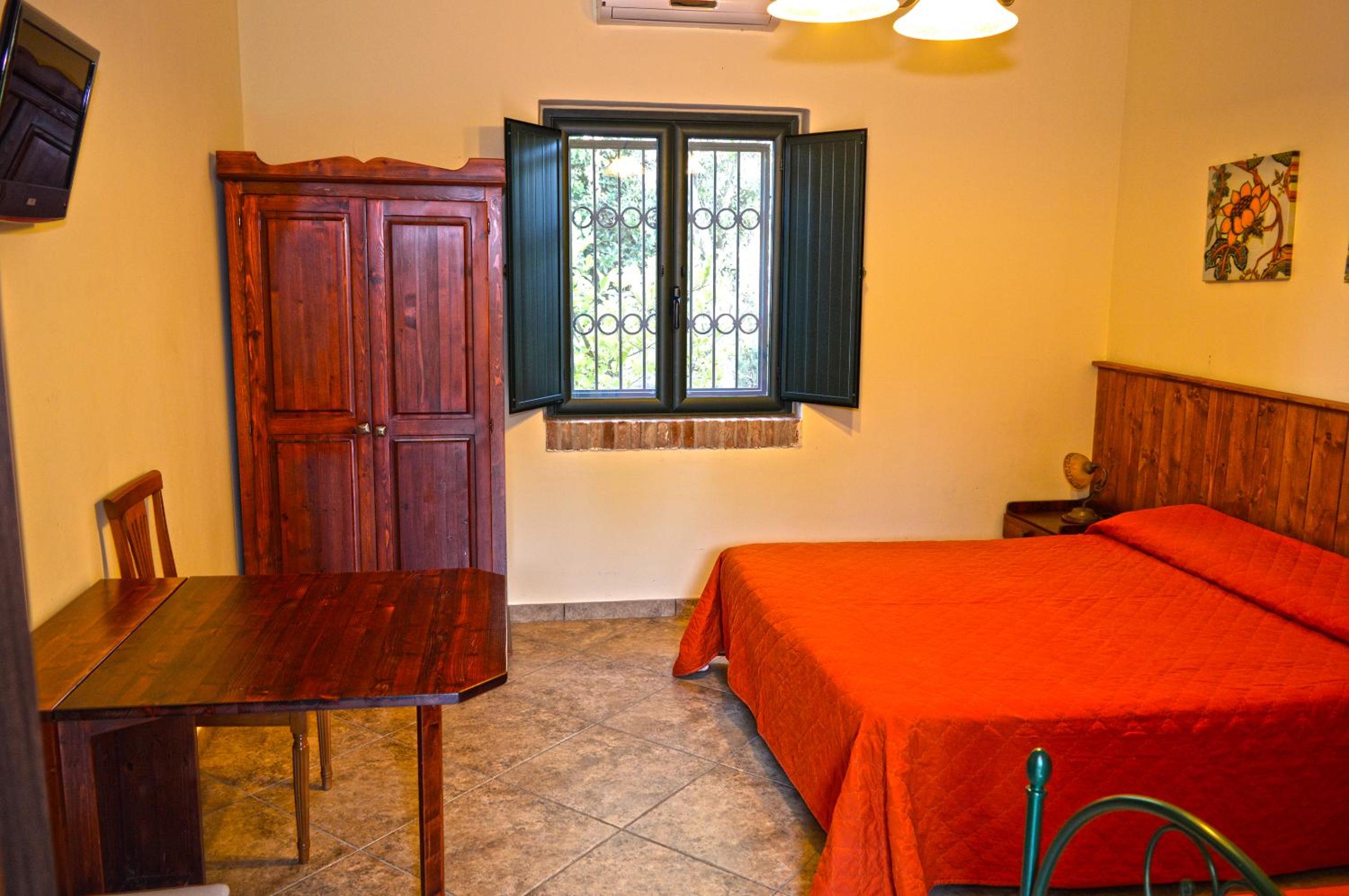 Studio Apartment photo 1