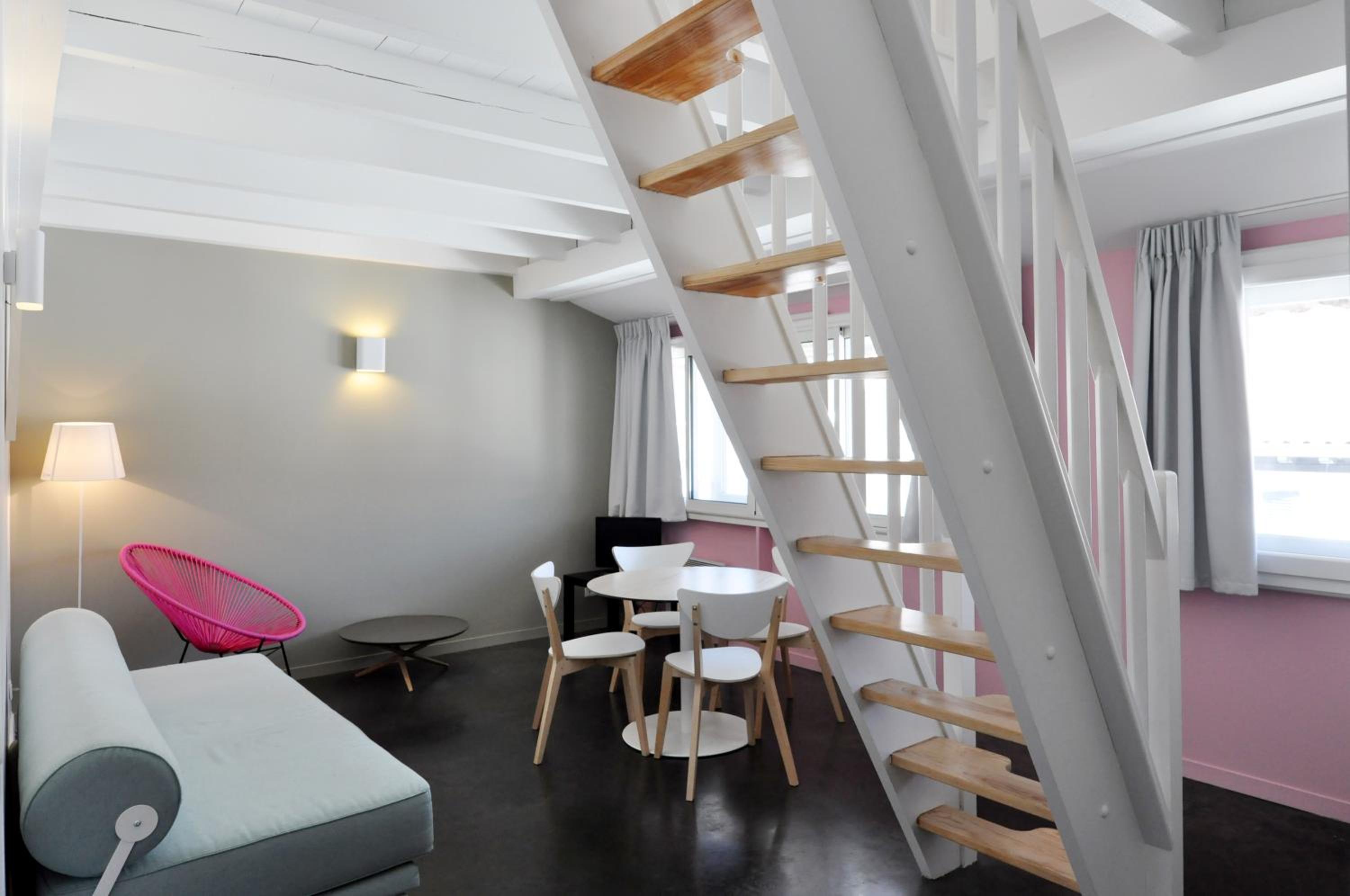  Duplex Apartment - Photo 2