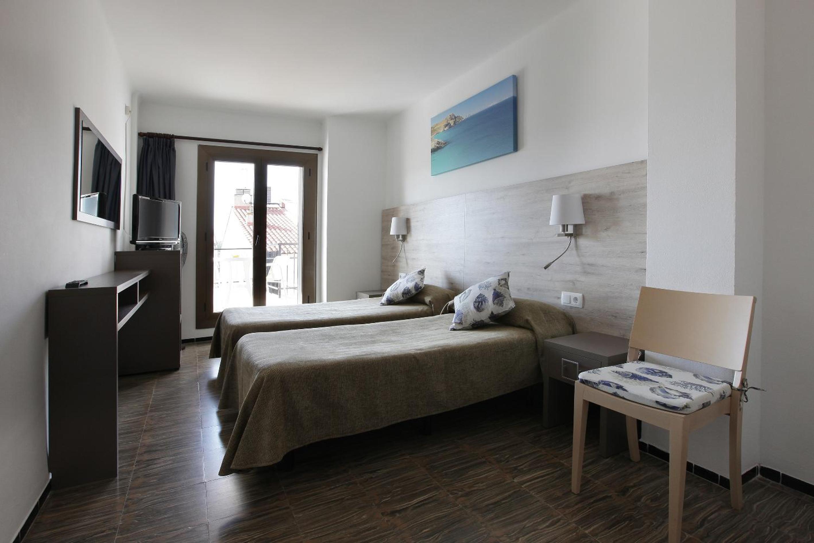 Standard Twin Room
